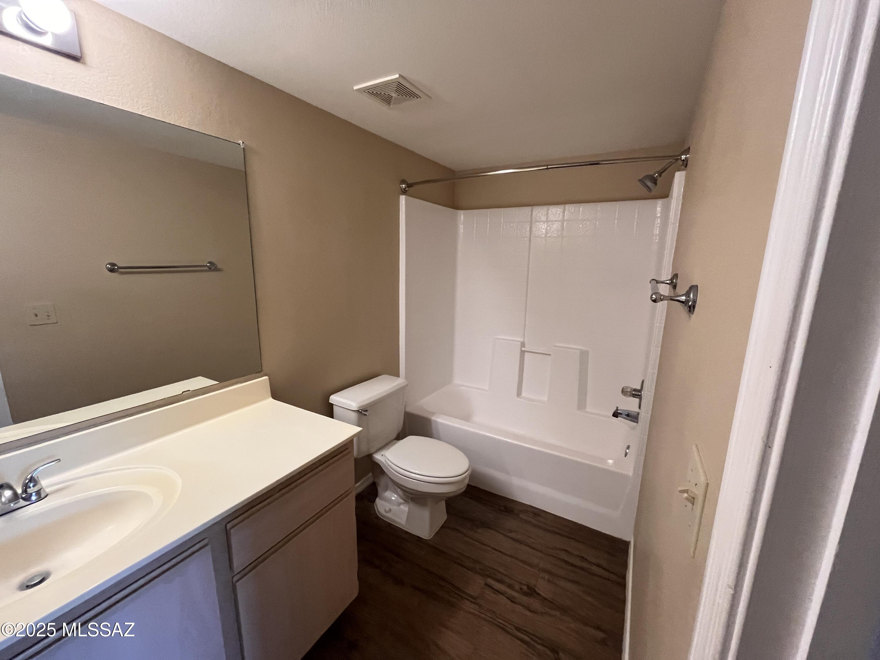 5751 N Kolb Road Unit: 42104