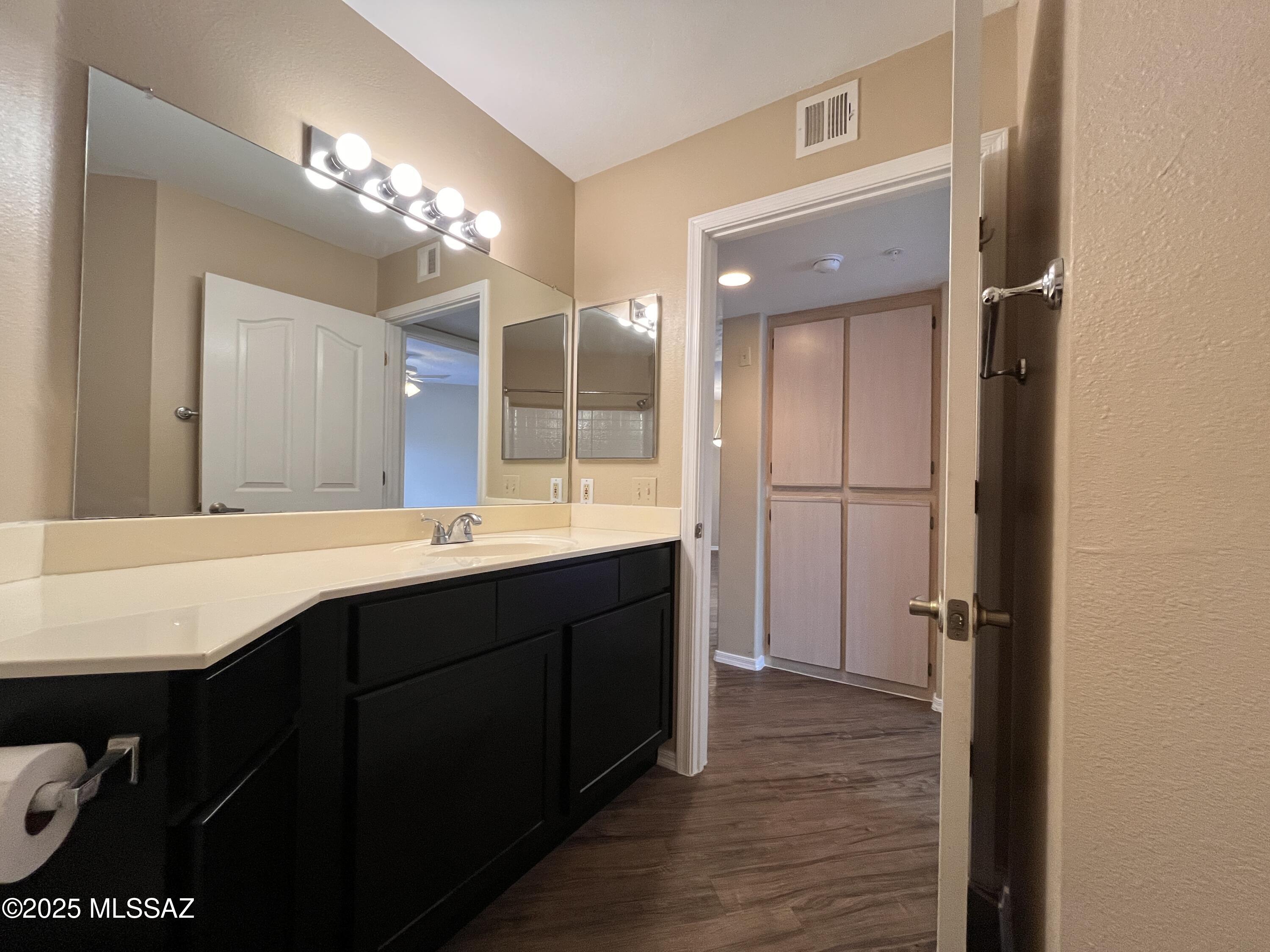 5751 N Kolb Road Unit: 42104