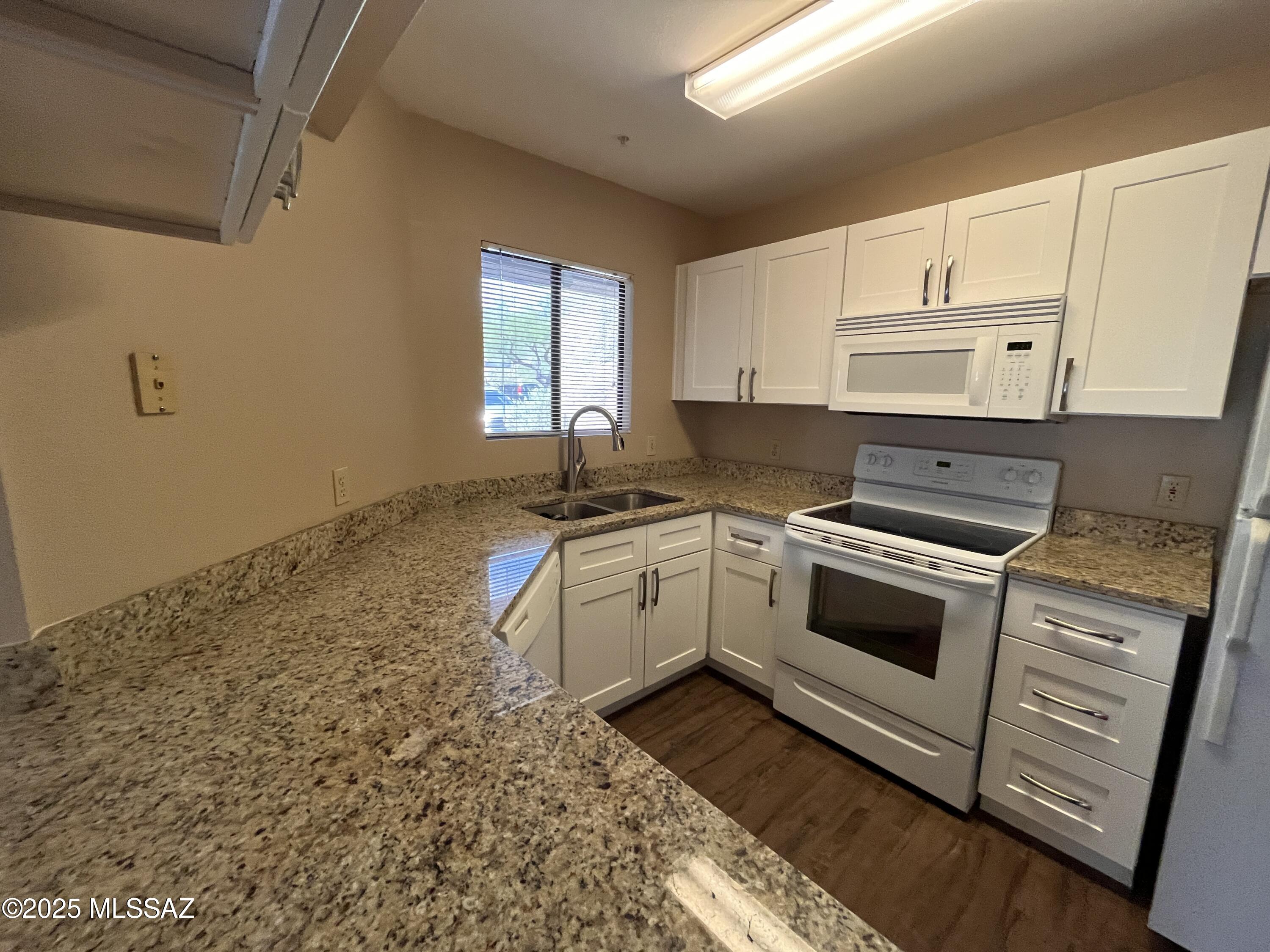 5751 N Kolb Road Unit: 42104