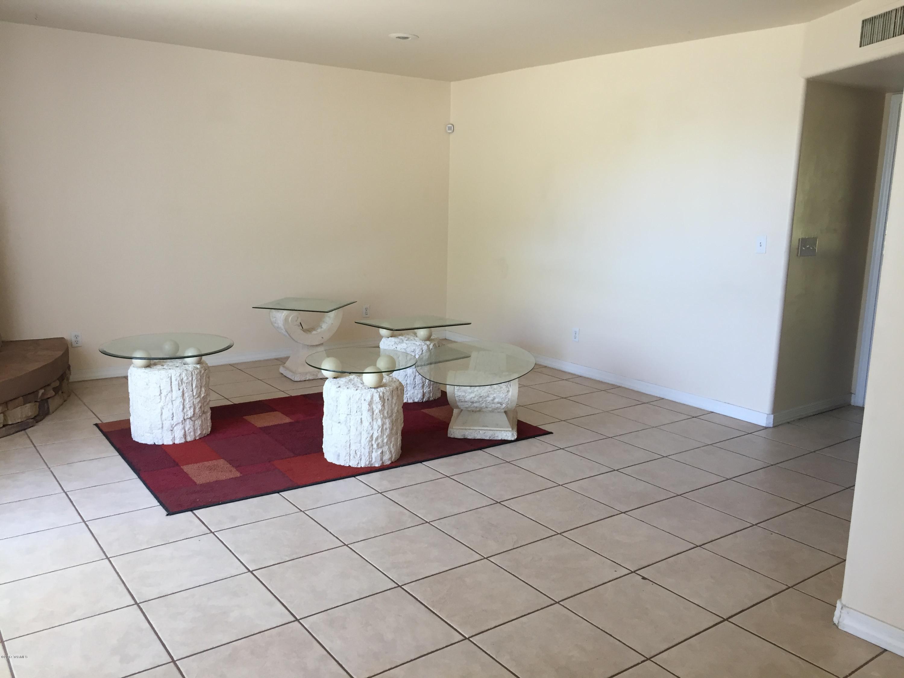 7840 N Rasmussen Avenue