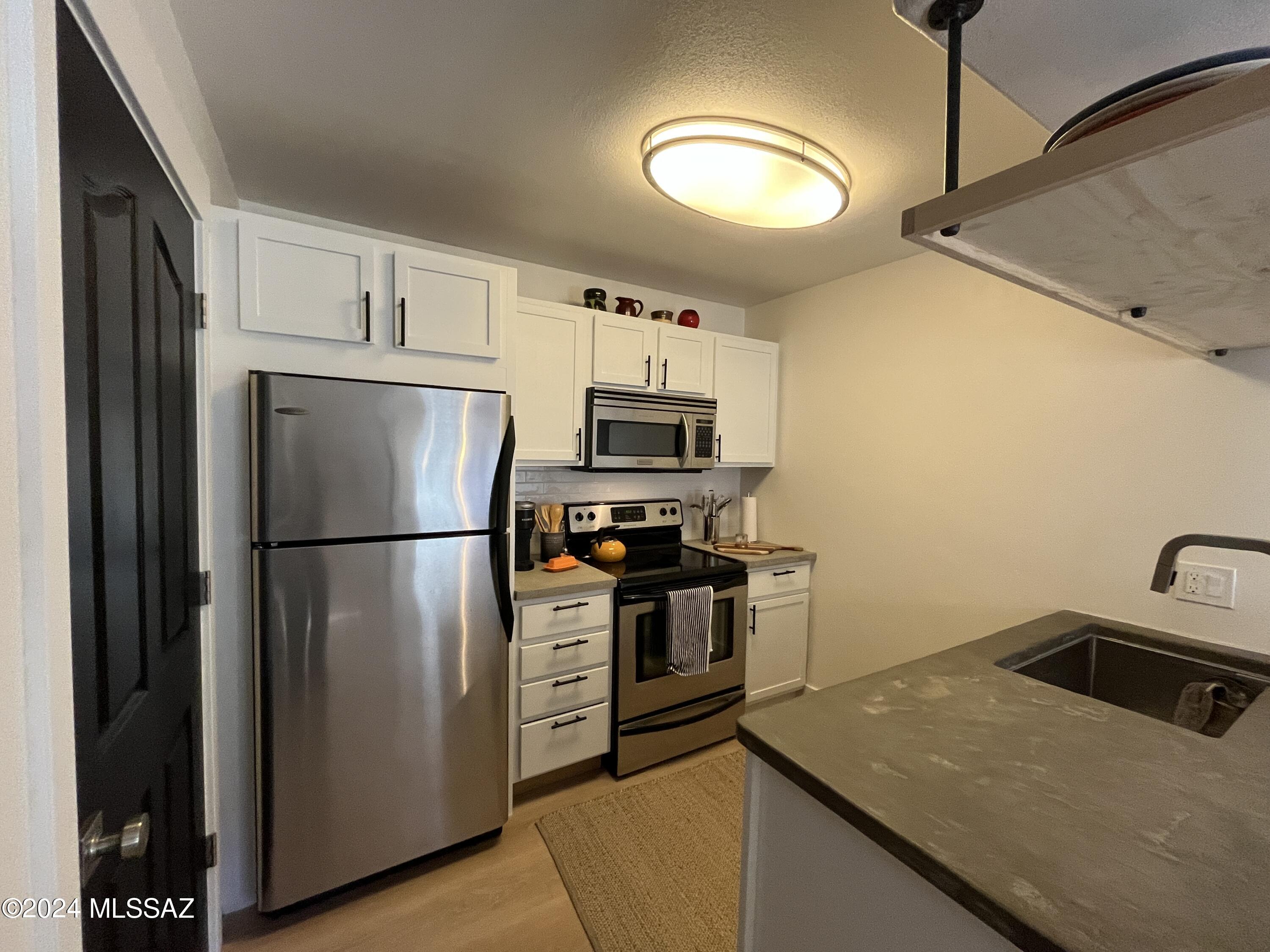 5751 N Kolb Road Unit: 33202