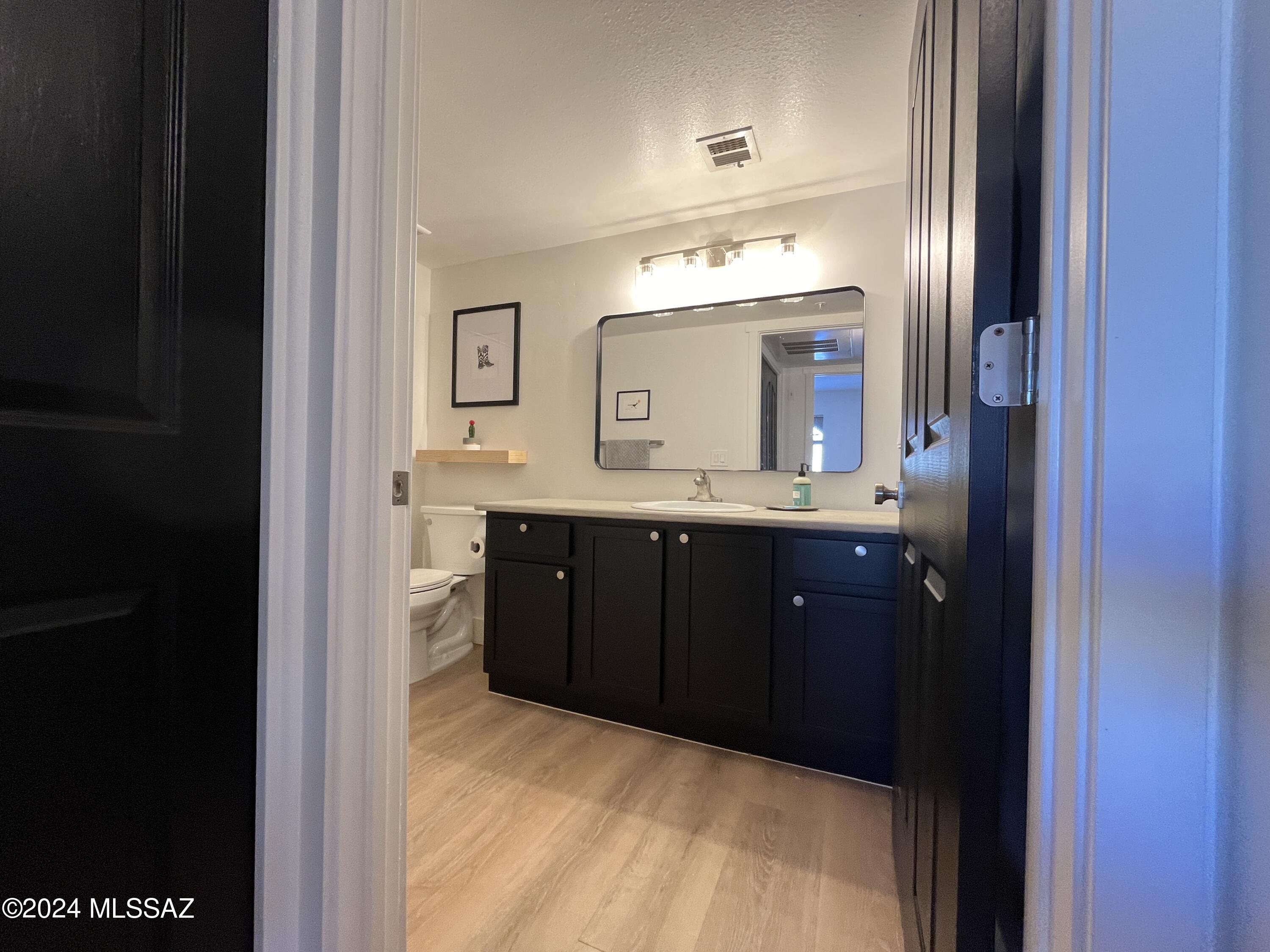 5751 N Kolb Road Unit: 33202