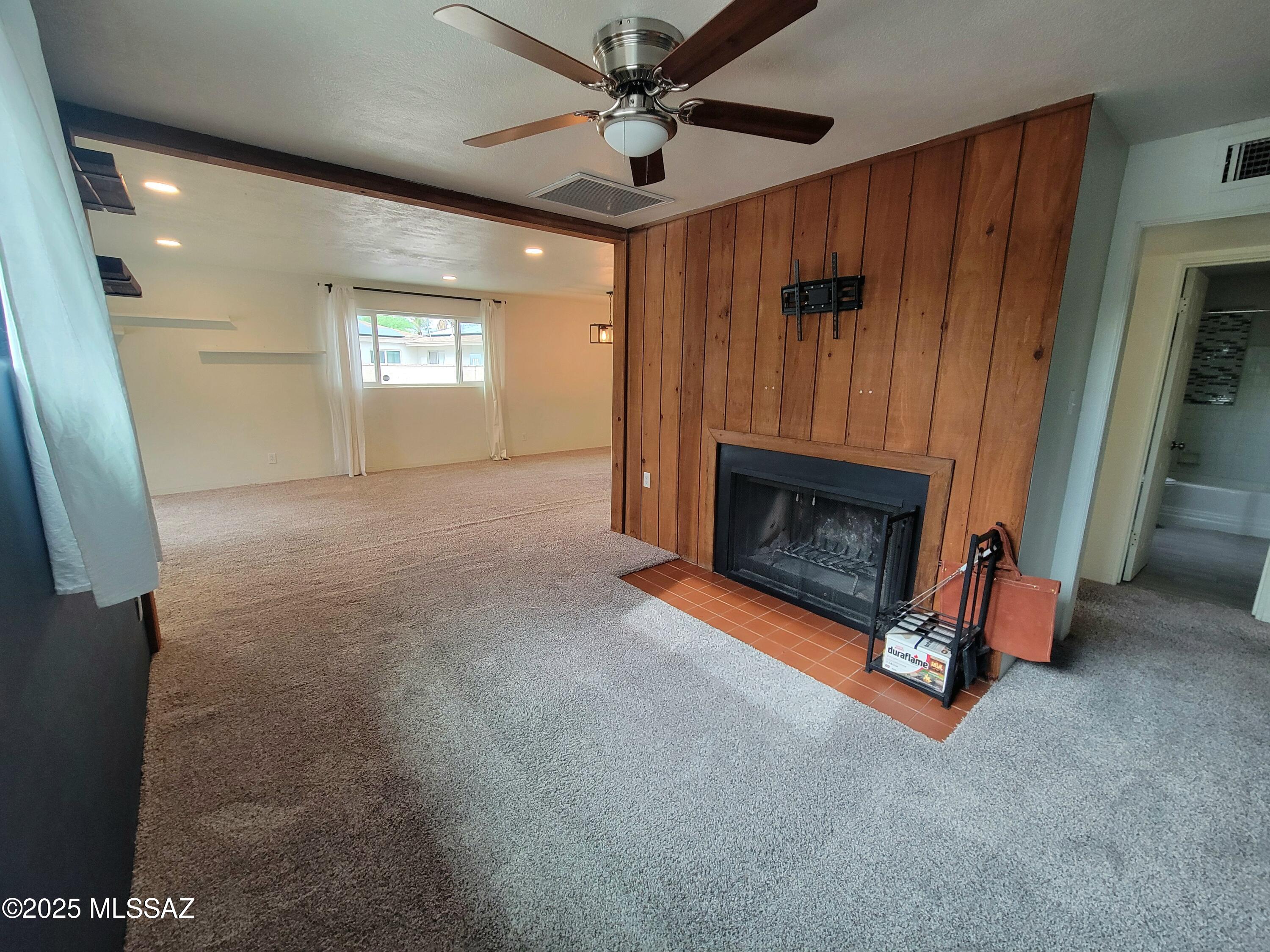 5352 E Waverly Street