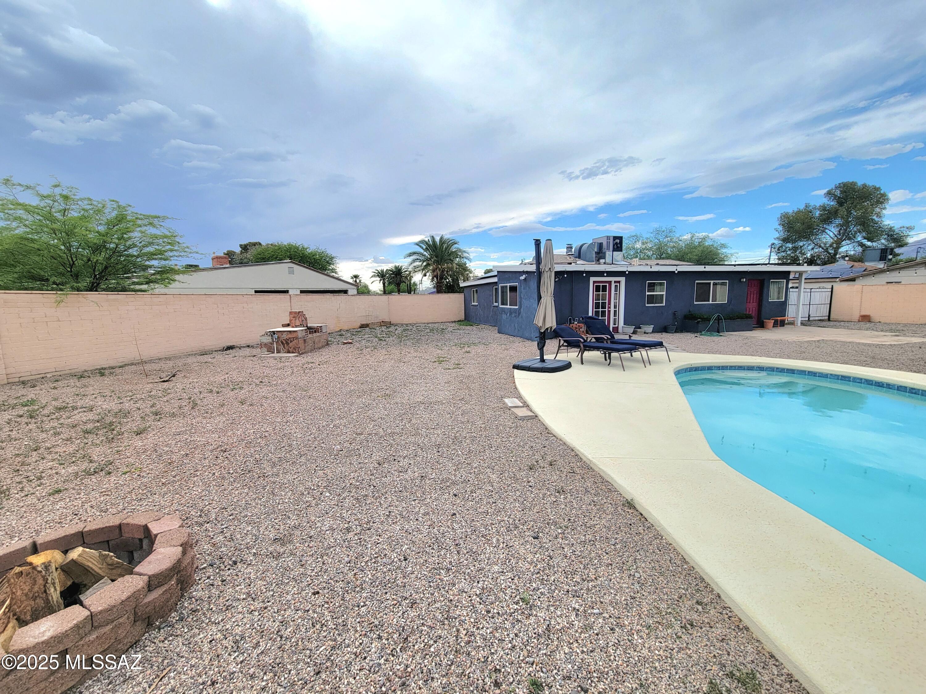 5352 E Waverly Street