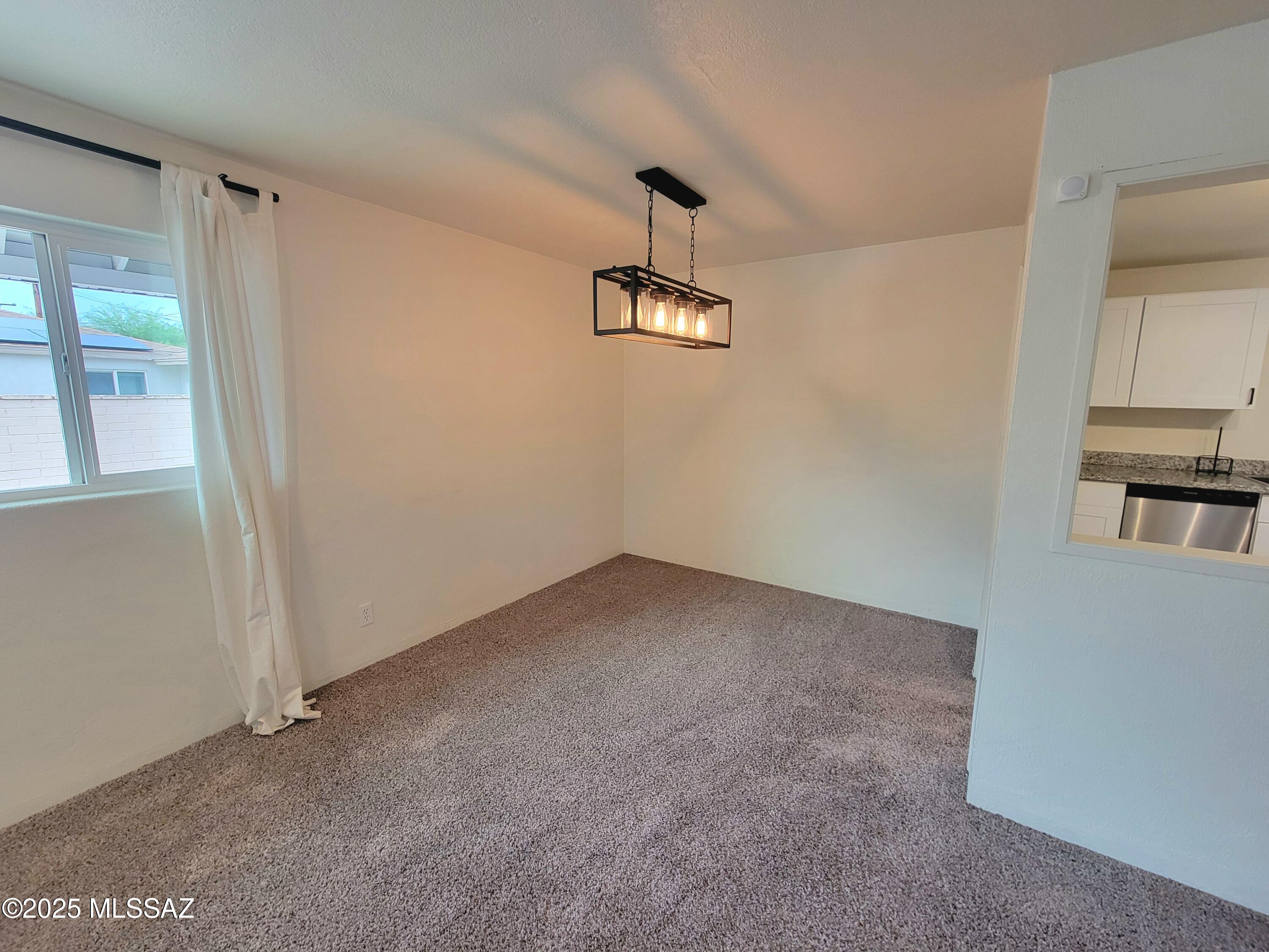 5352 E Waverly Street