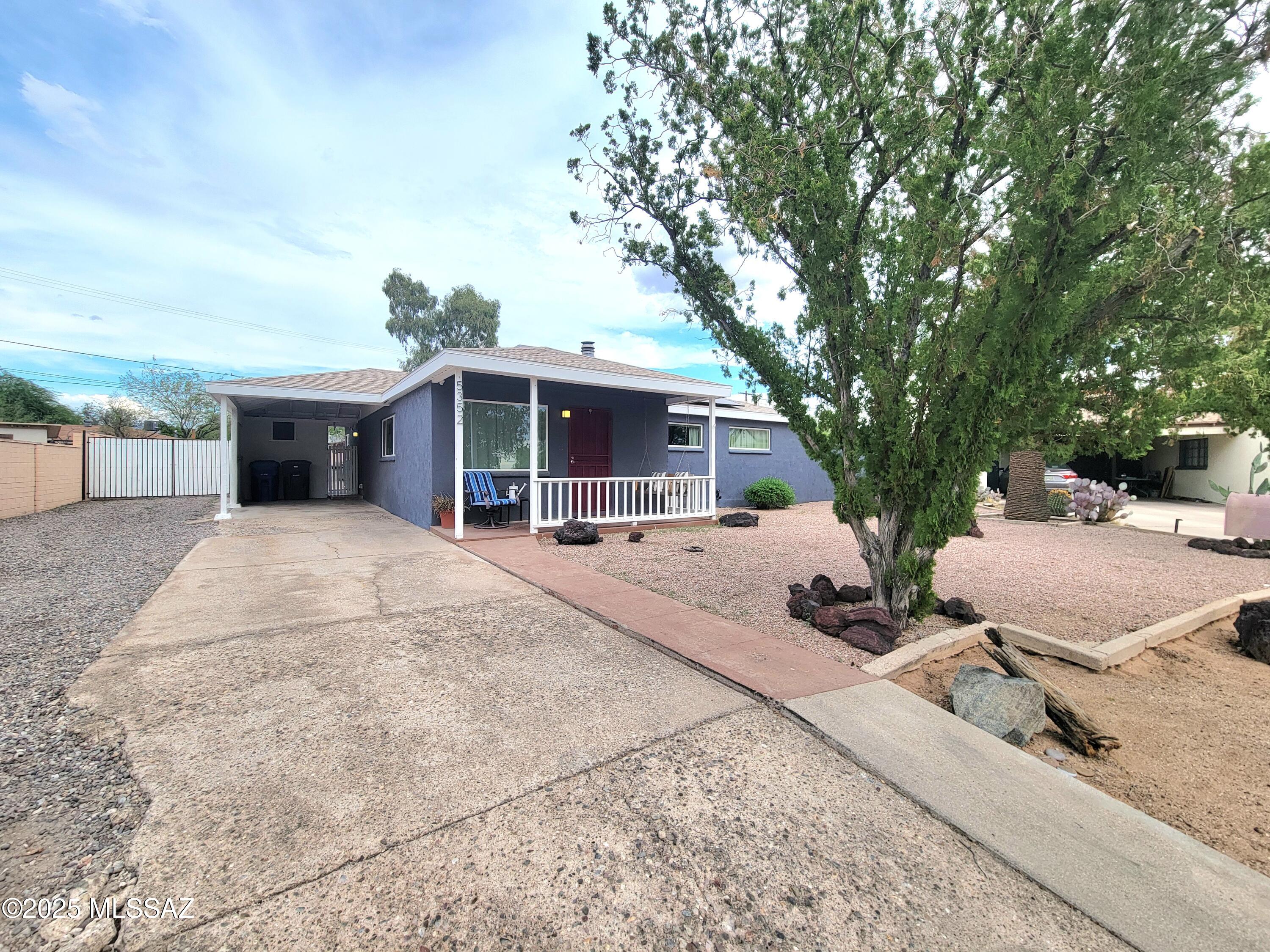 5352 E Waverly Street