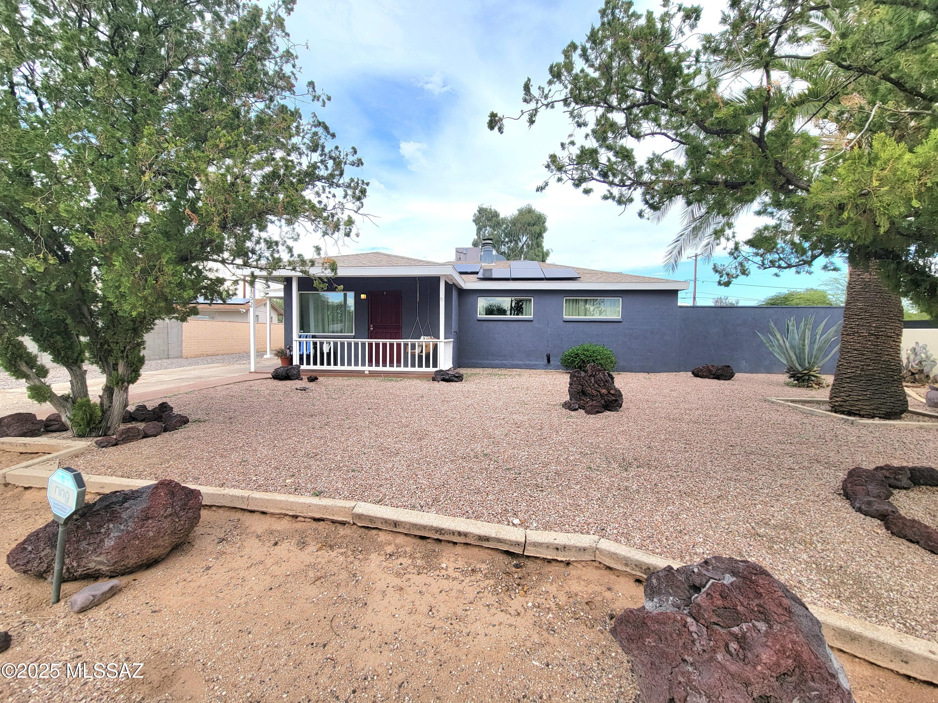 5352 E Waverly Street