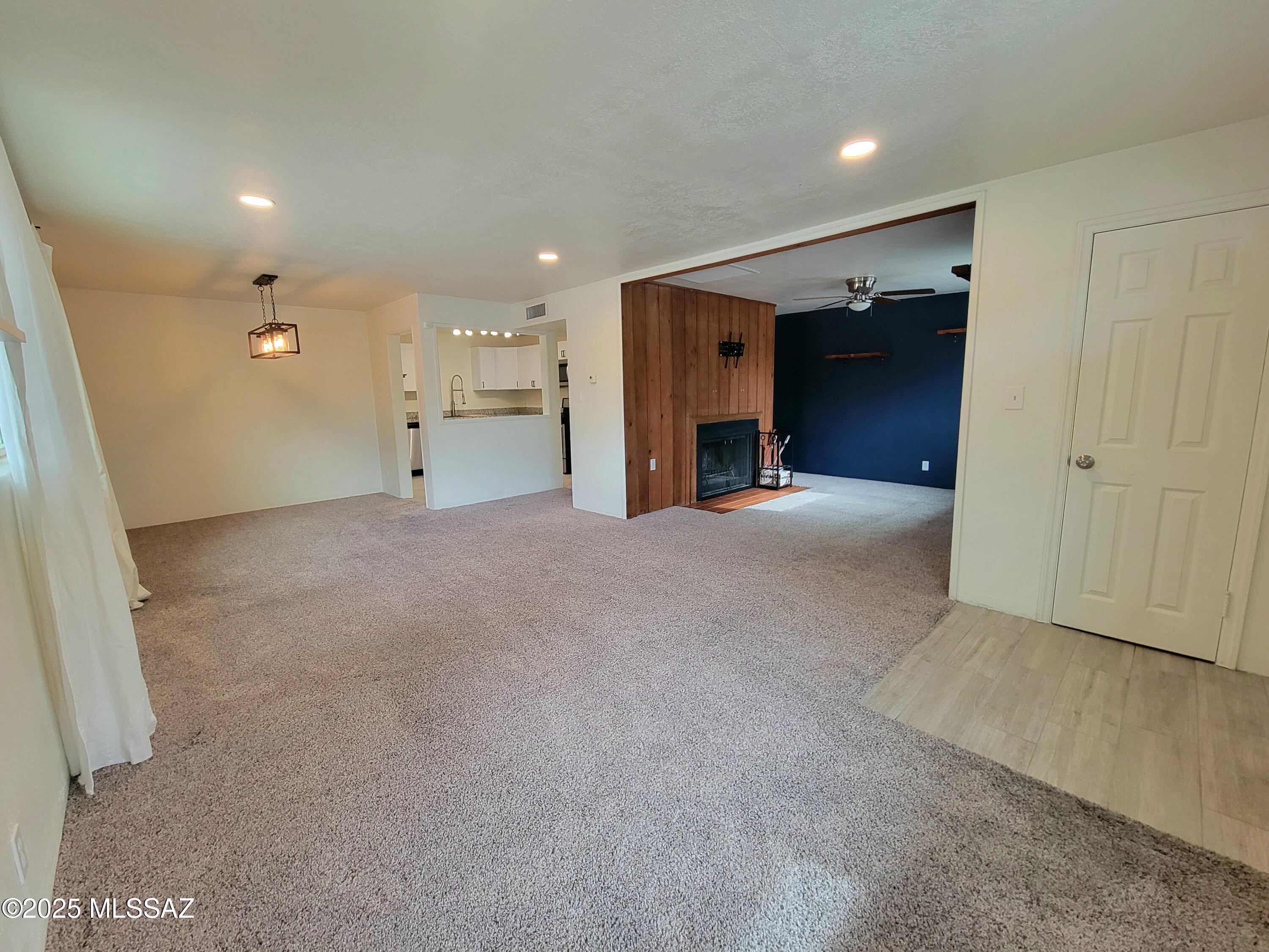 5352 E Waverly Street