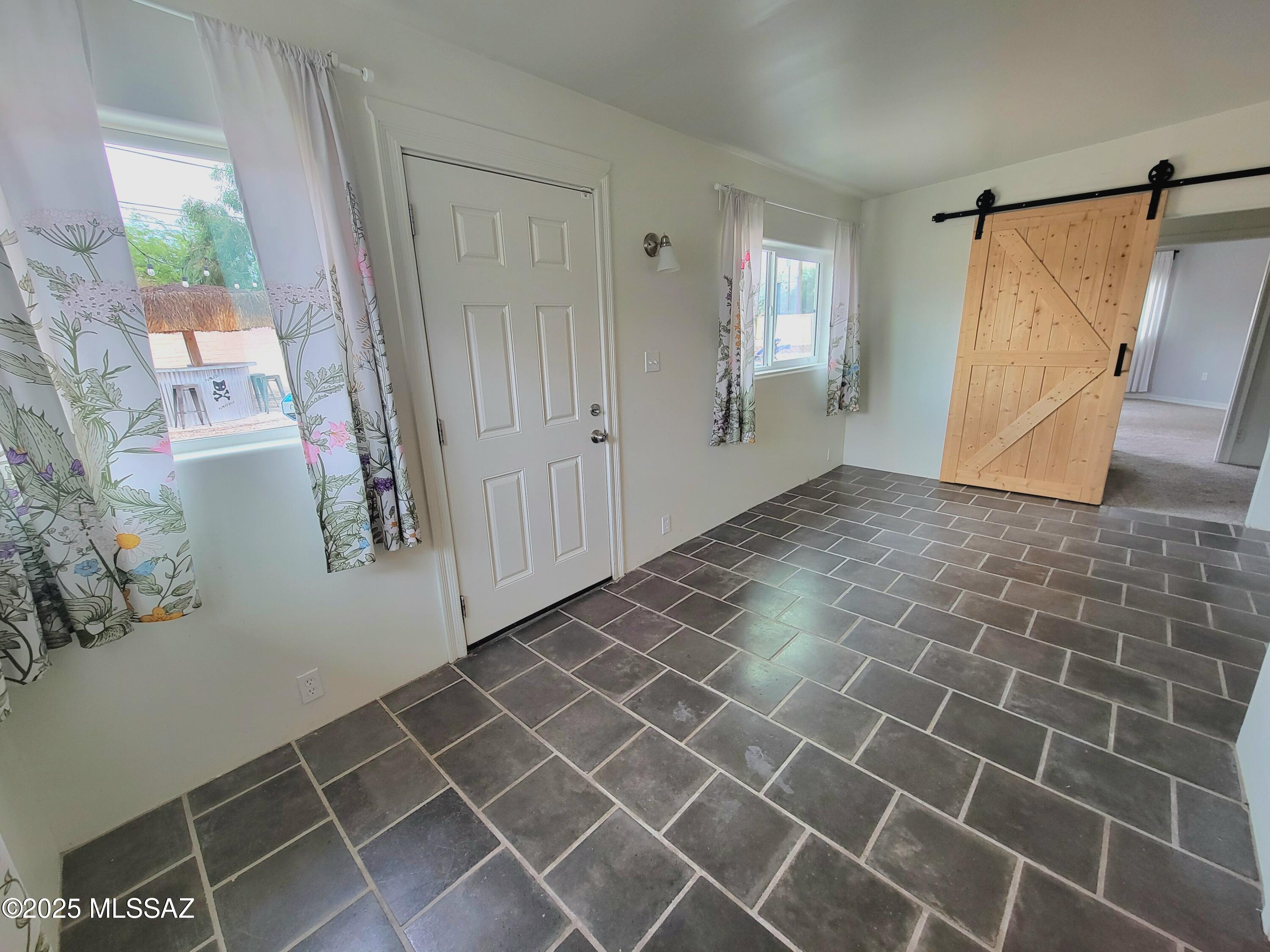 5352 E Waverly Street