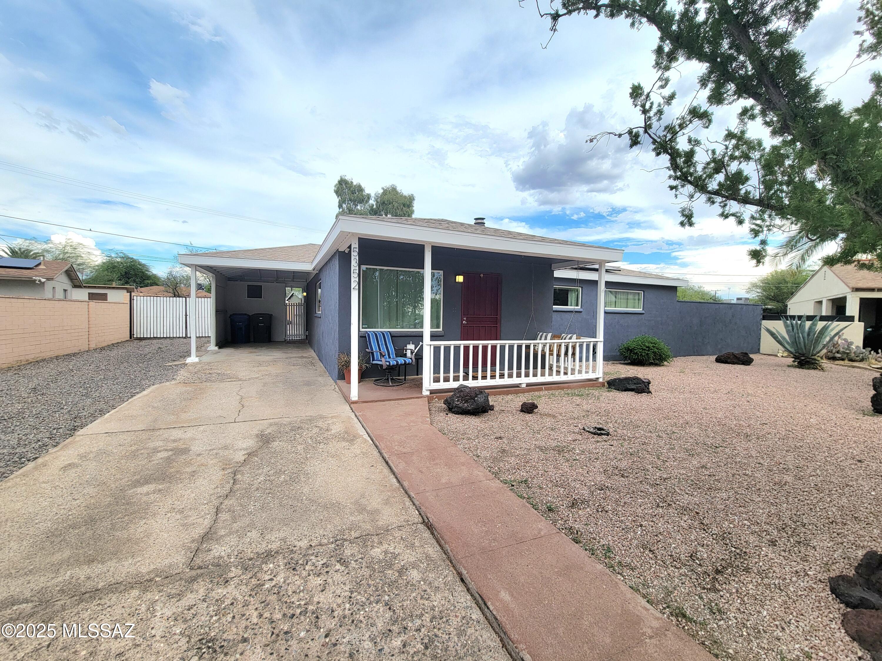 5352 E Waverly Street