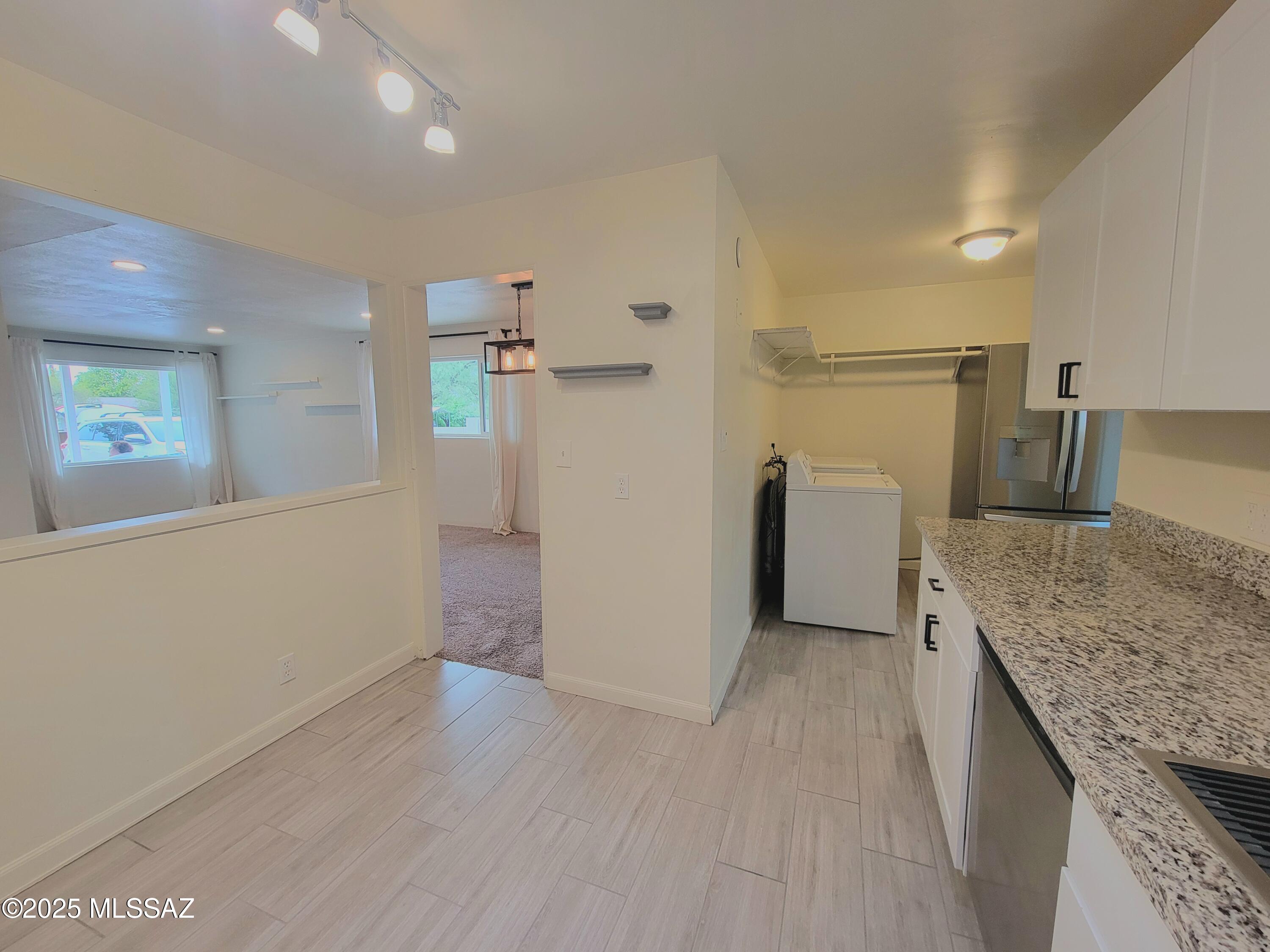 5352 E Waverly Street