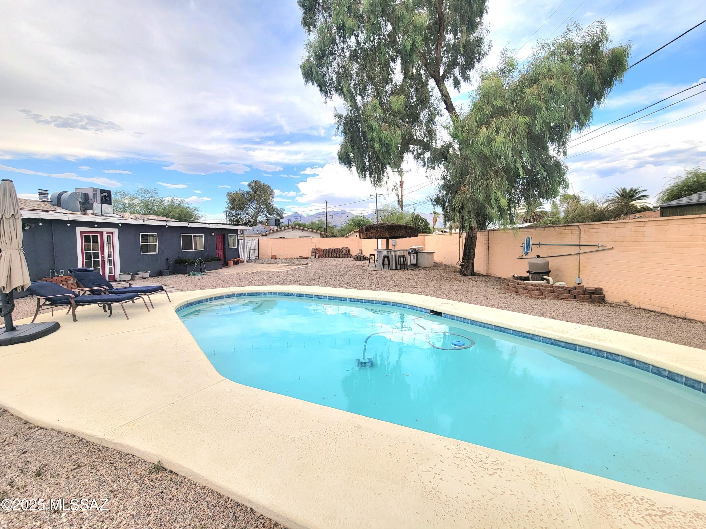 5352 E Waverly Street