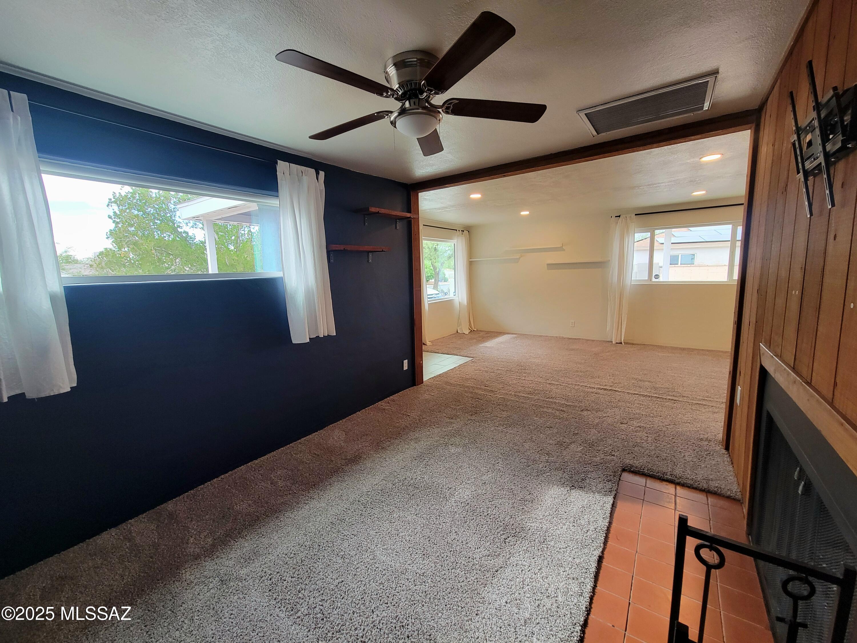 5352 E Waverly Street