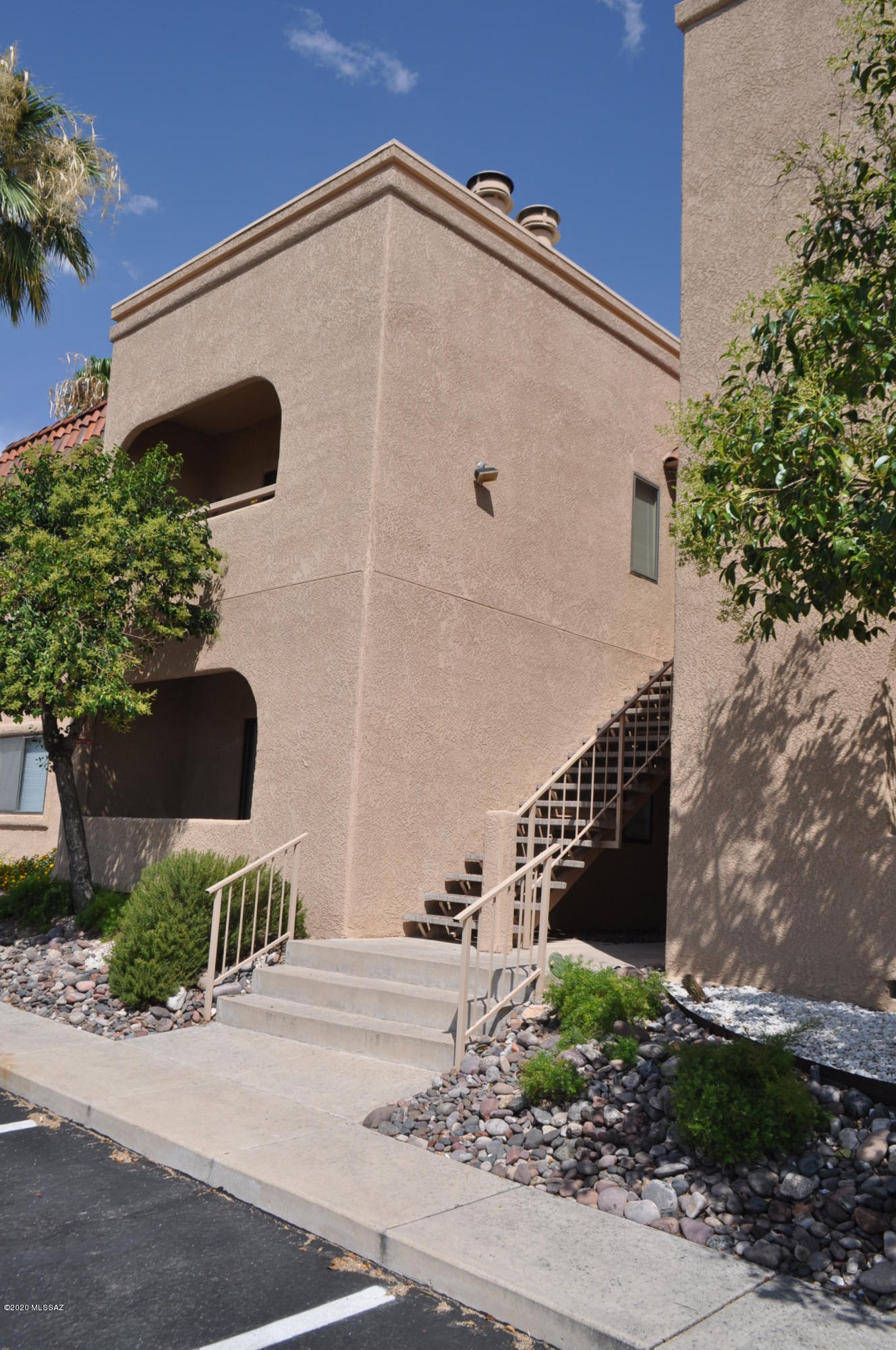 5750 N Camino Esplendora Unit: 109