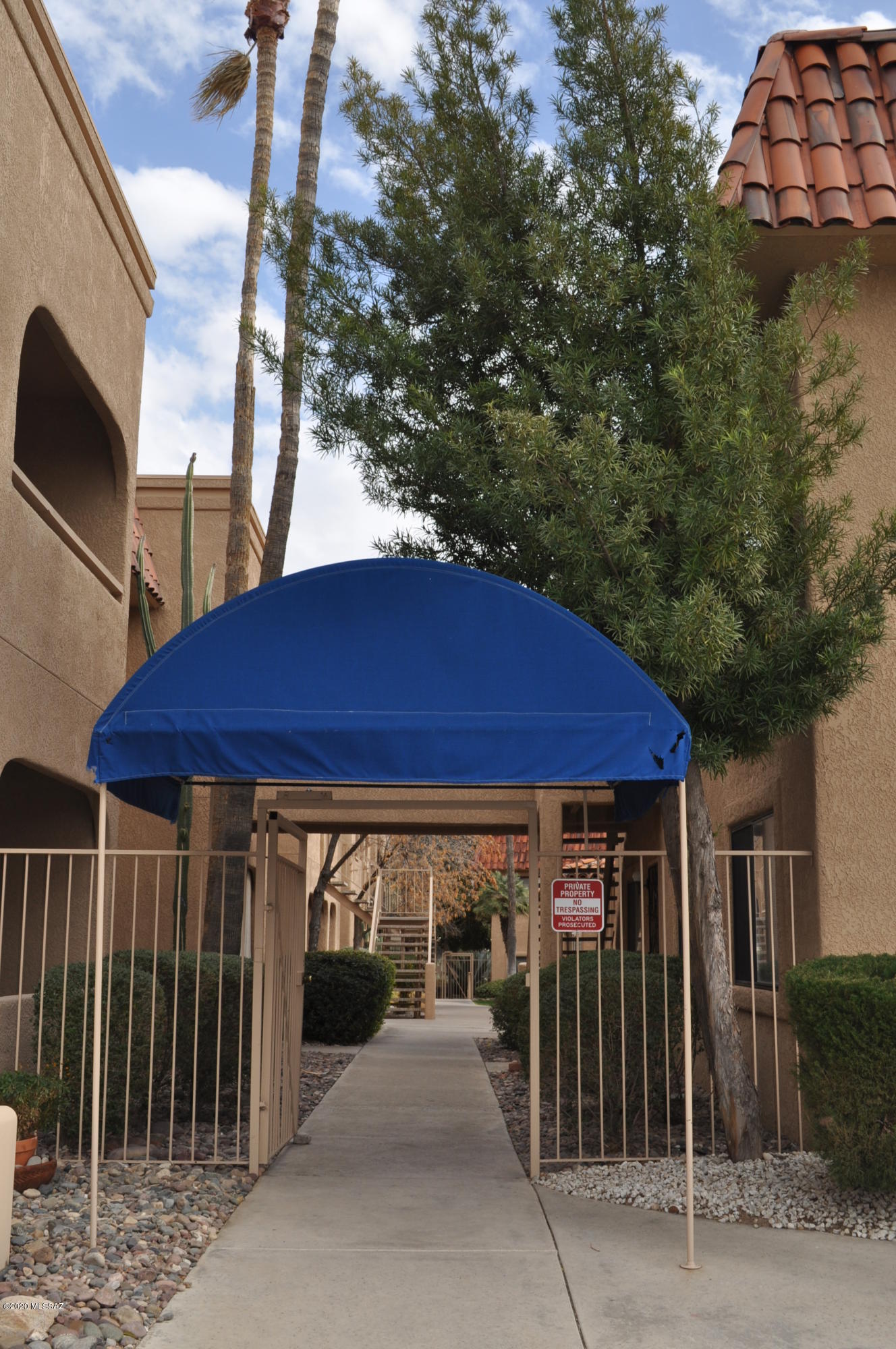 5750 N Camino Esplendora Unit: 109