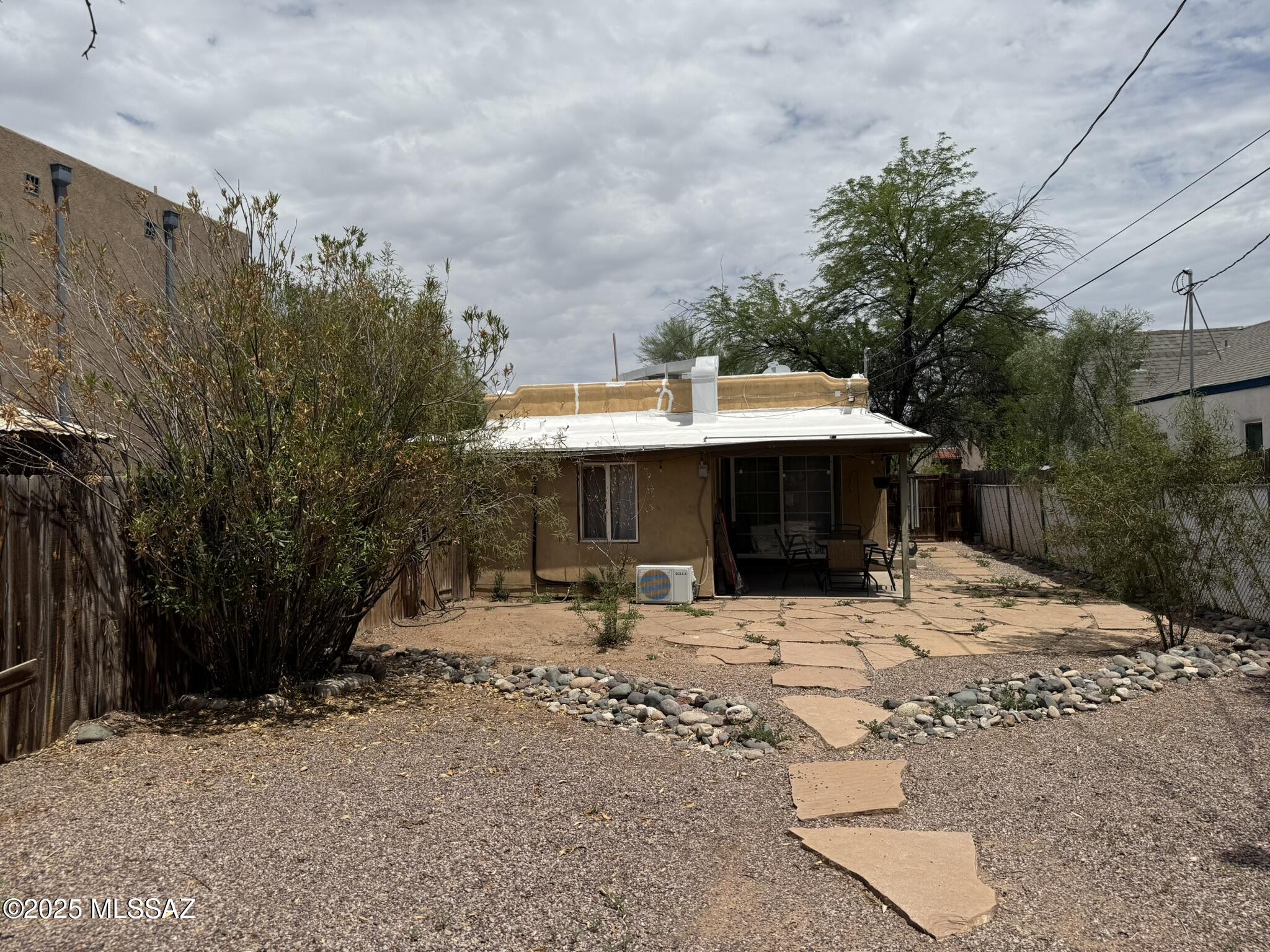 2310 E Helen Street