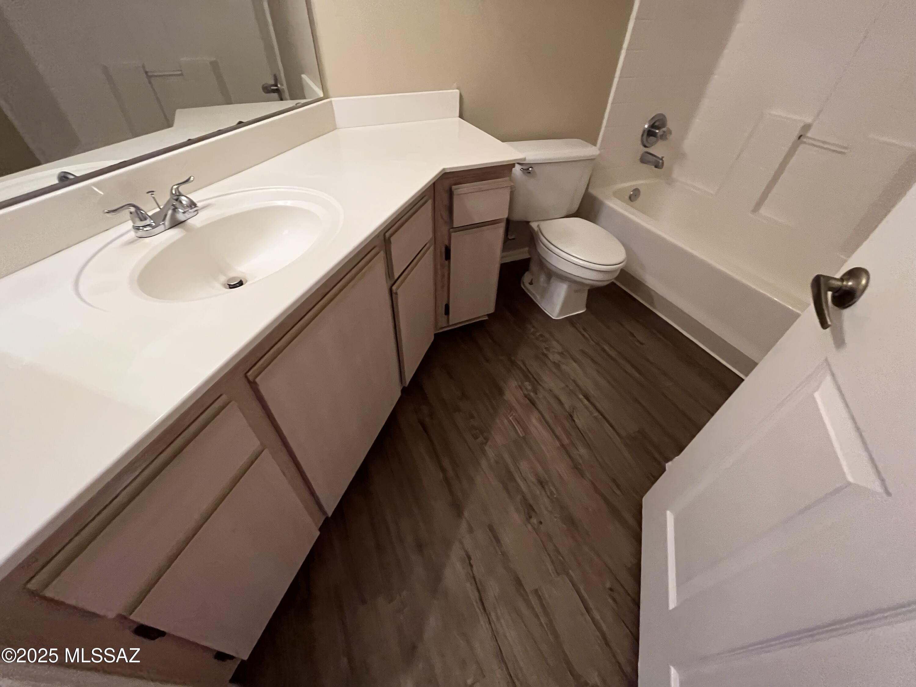 5751 N Kolb Road Unit: 32101