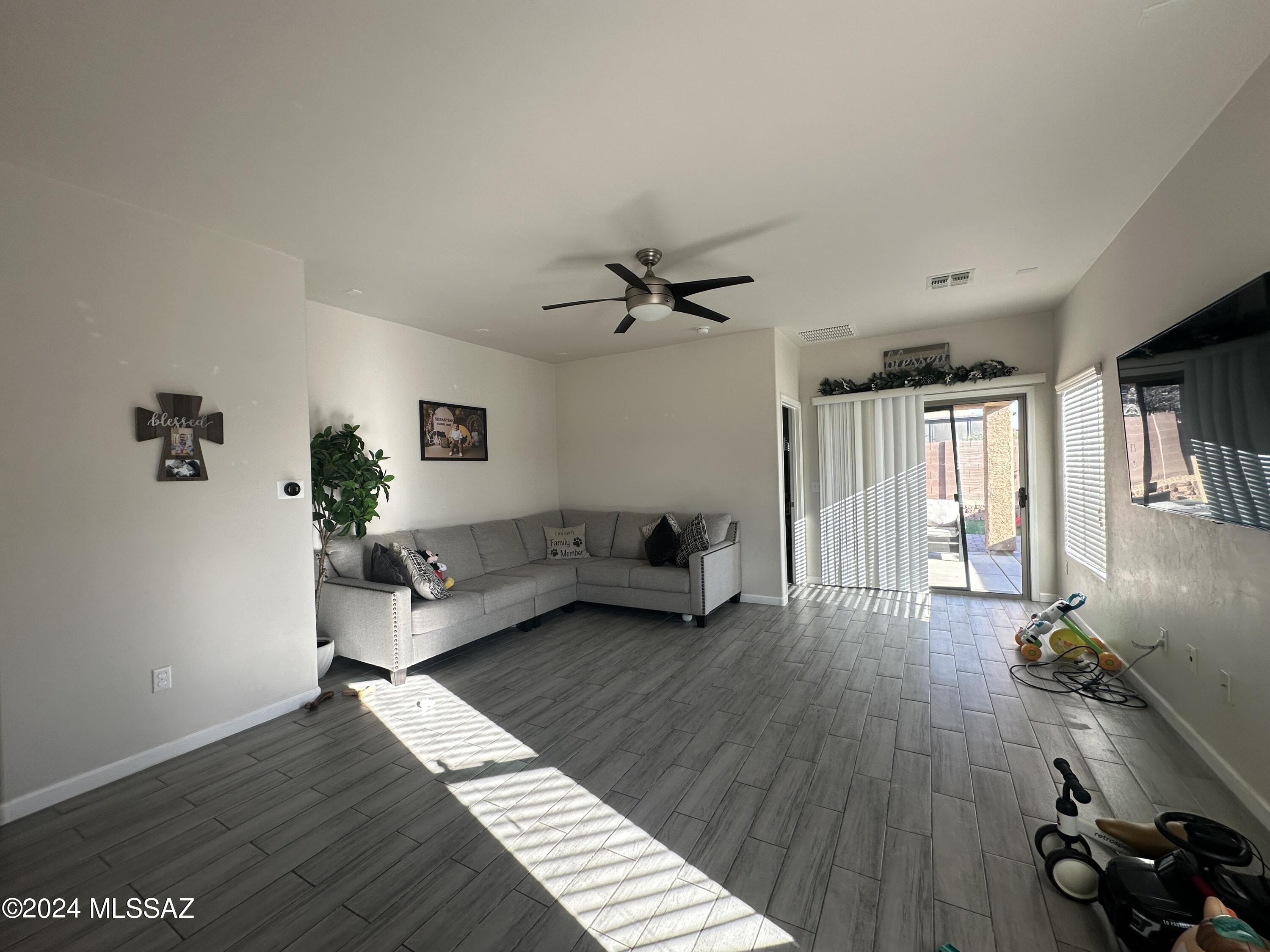 64 N Indian Tank Lane