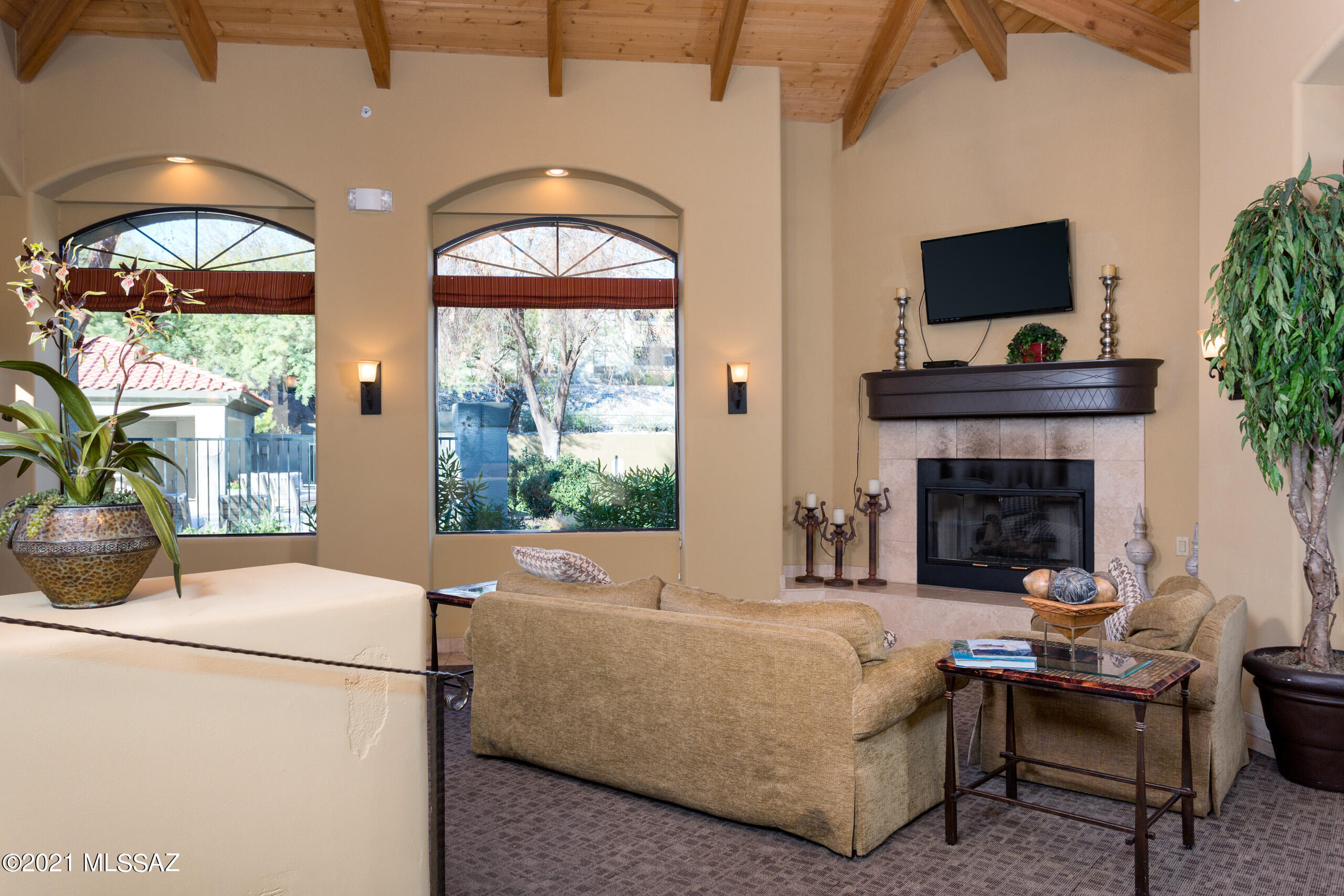 5751 N Kolb Road Unit: 9207