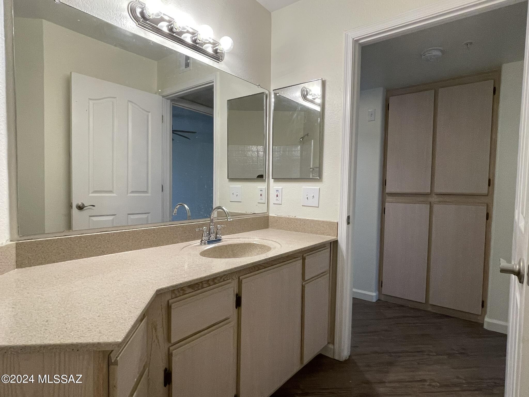 5751 N Kolb Road Unit: 20102