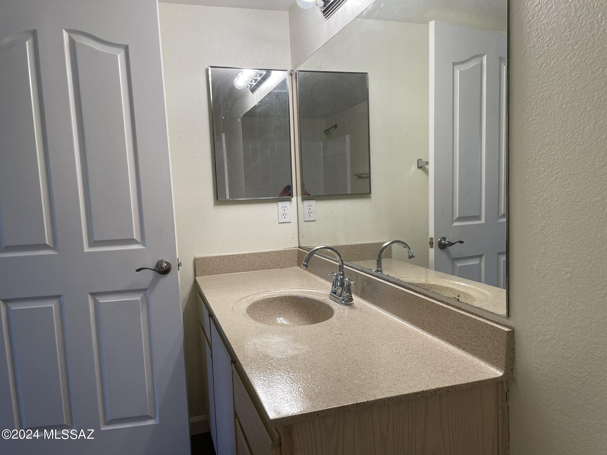 5751 N Kolb Road Unit: 20102