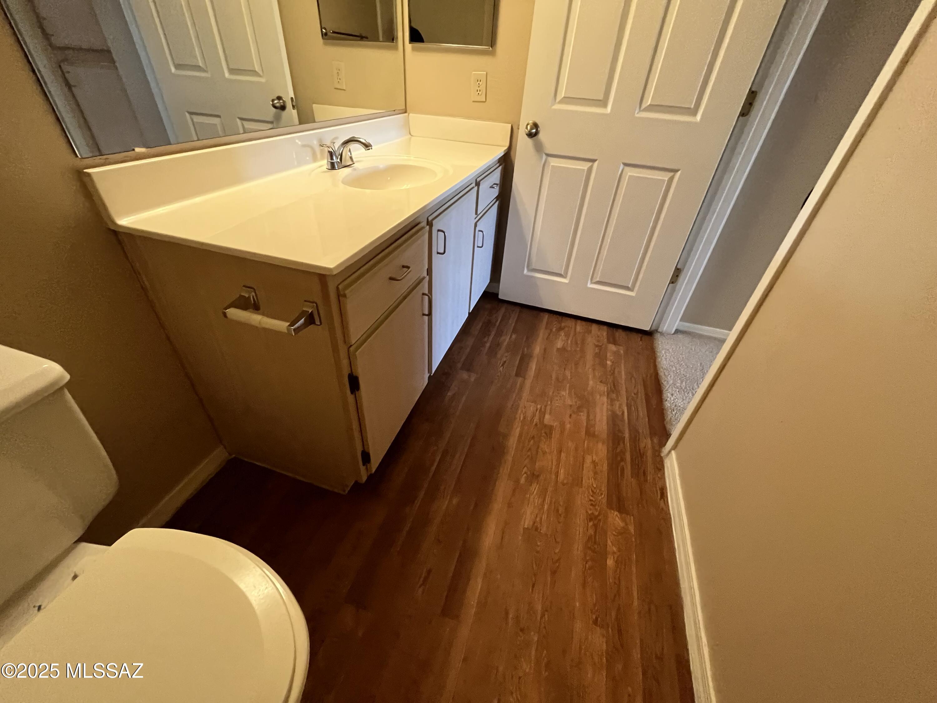 5751 N Kolb Road Unit: 28201