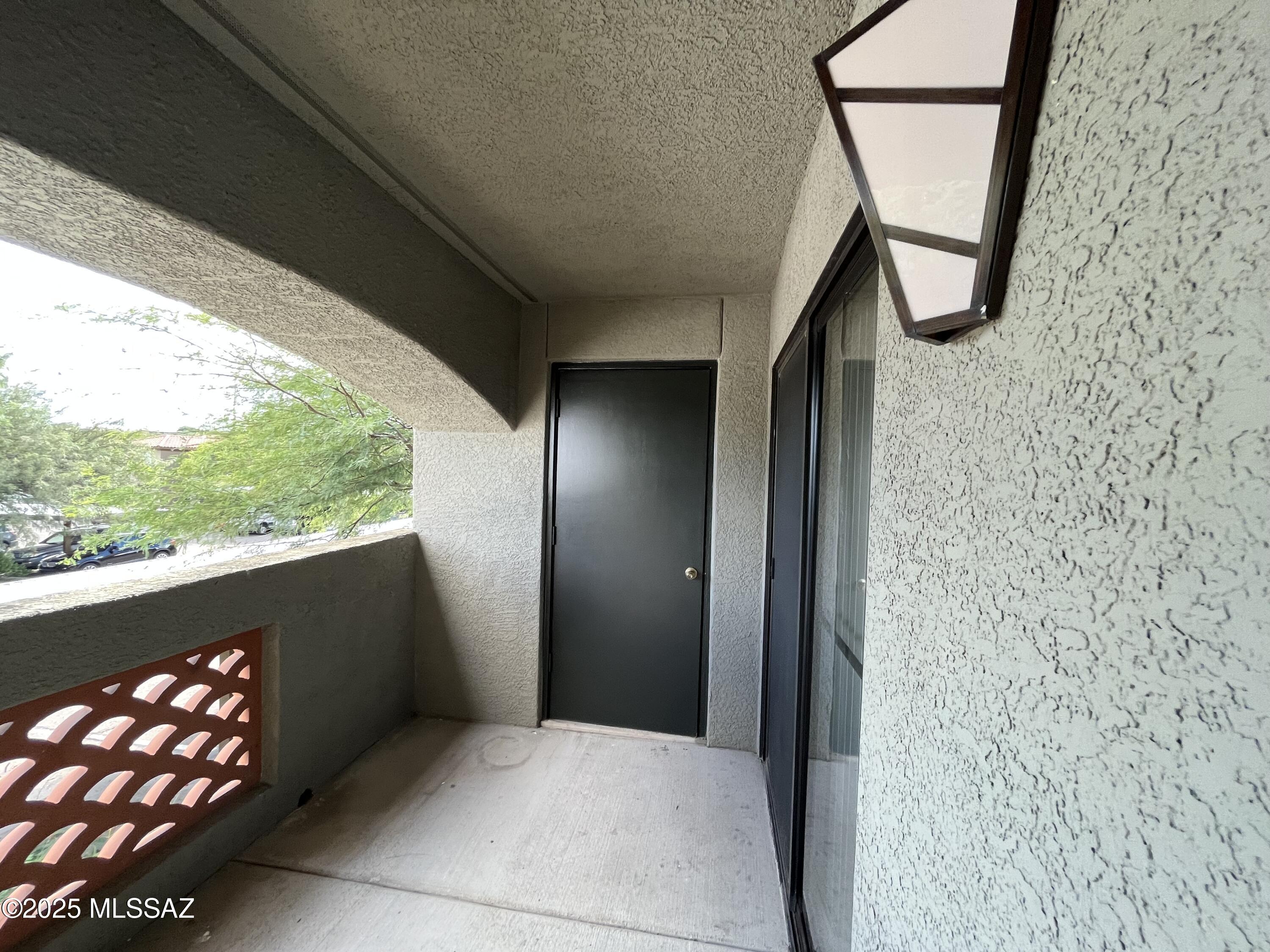 5751 N Kolb Road Unit: 28201