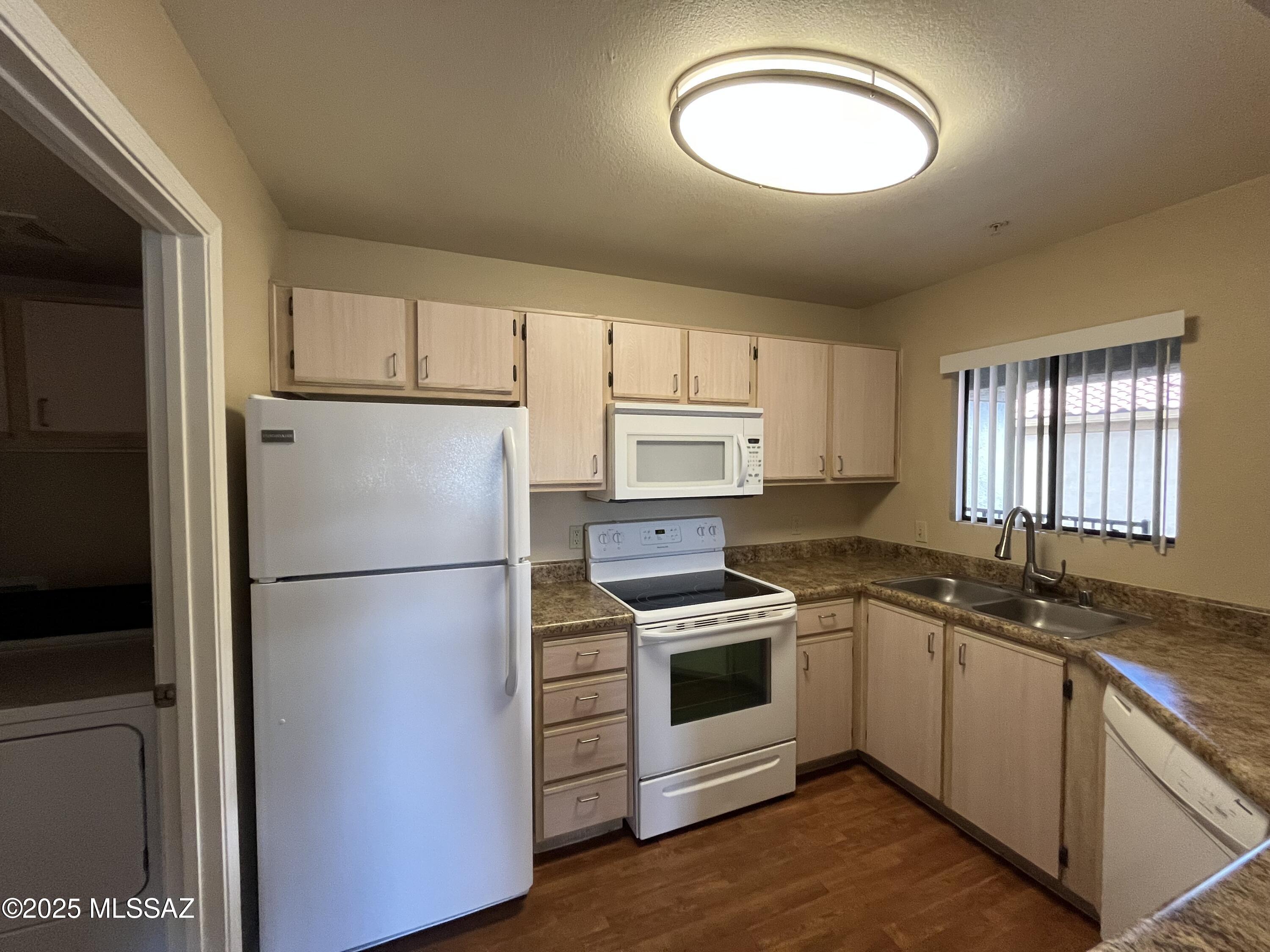 5751 N Kolb Road Unit: 28201