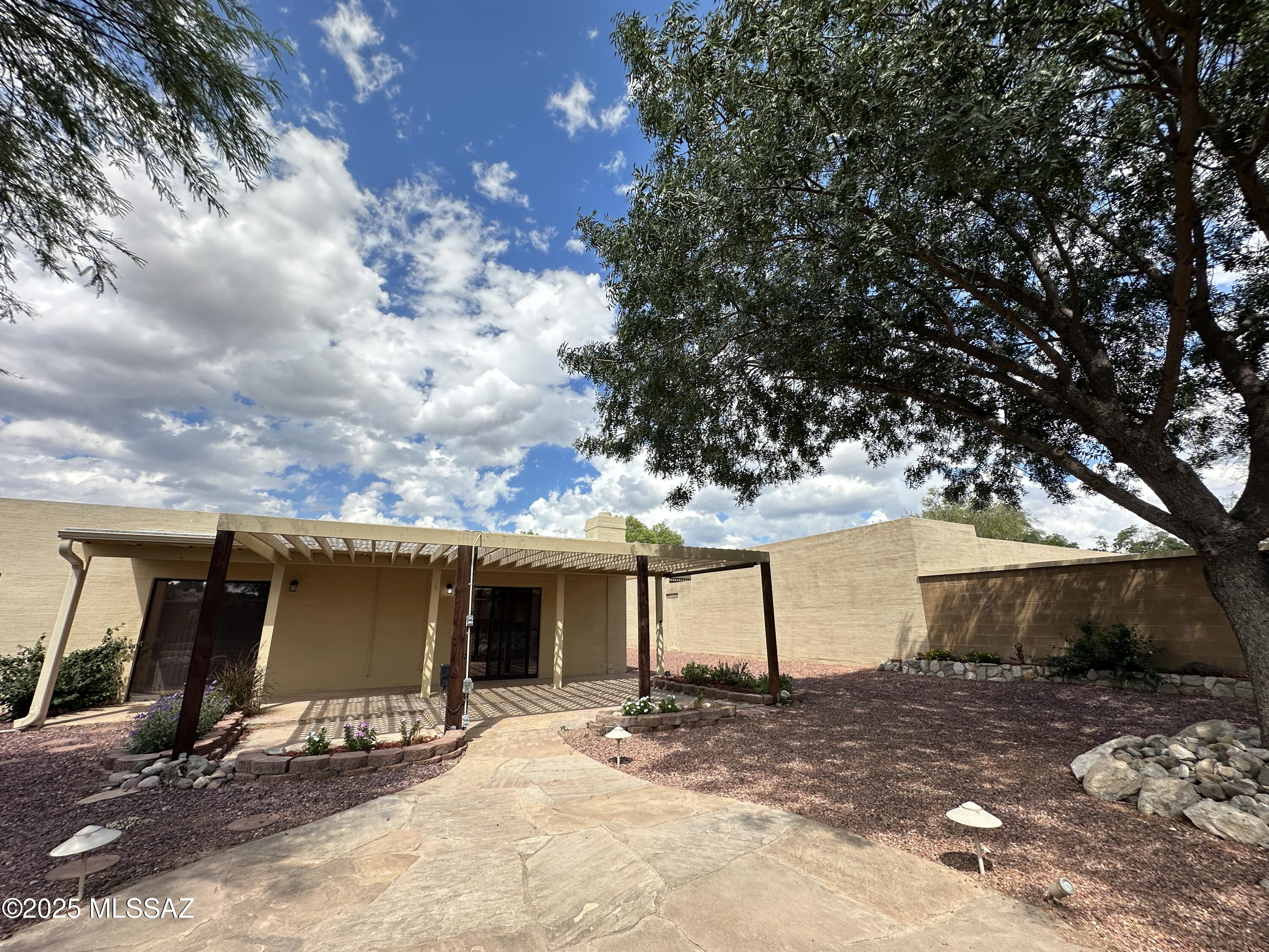 8920 E Seneca Street