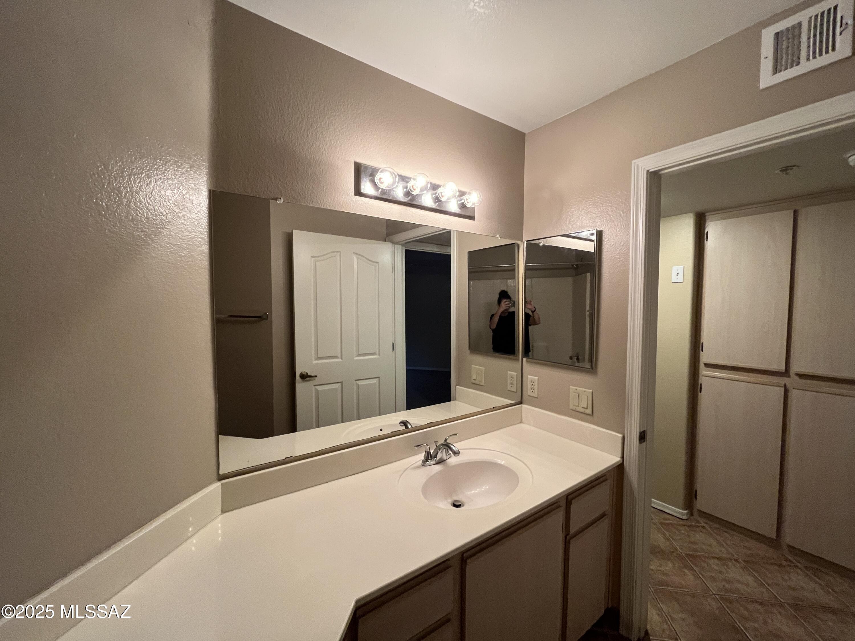 5751 N Kolb Road Unit: 11102