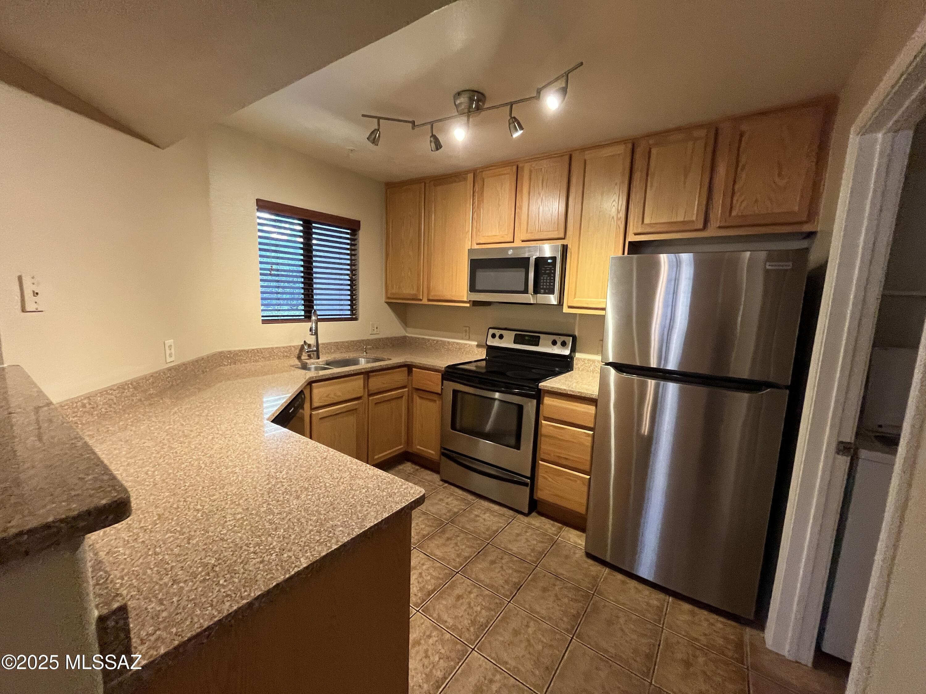 5751 N Kolb Road Unit: 11102