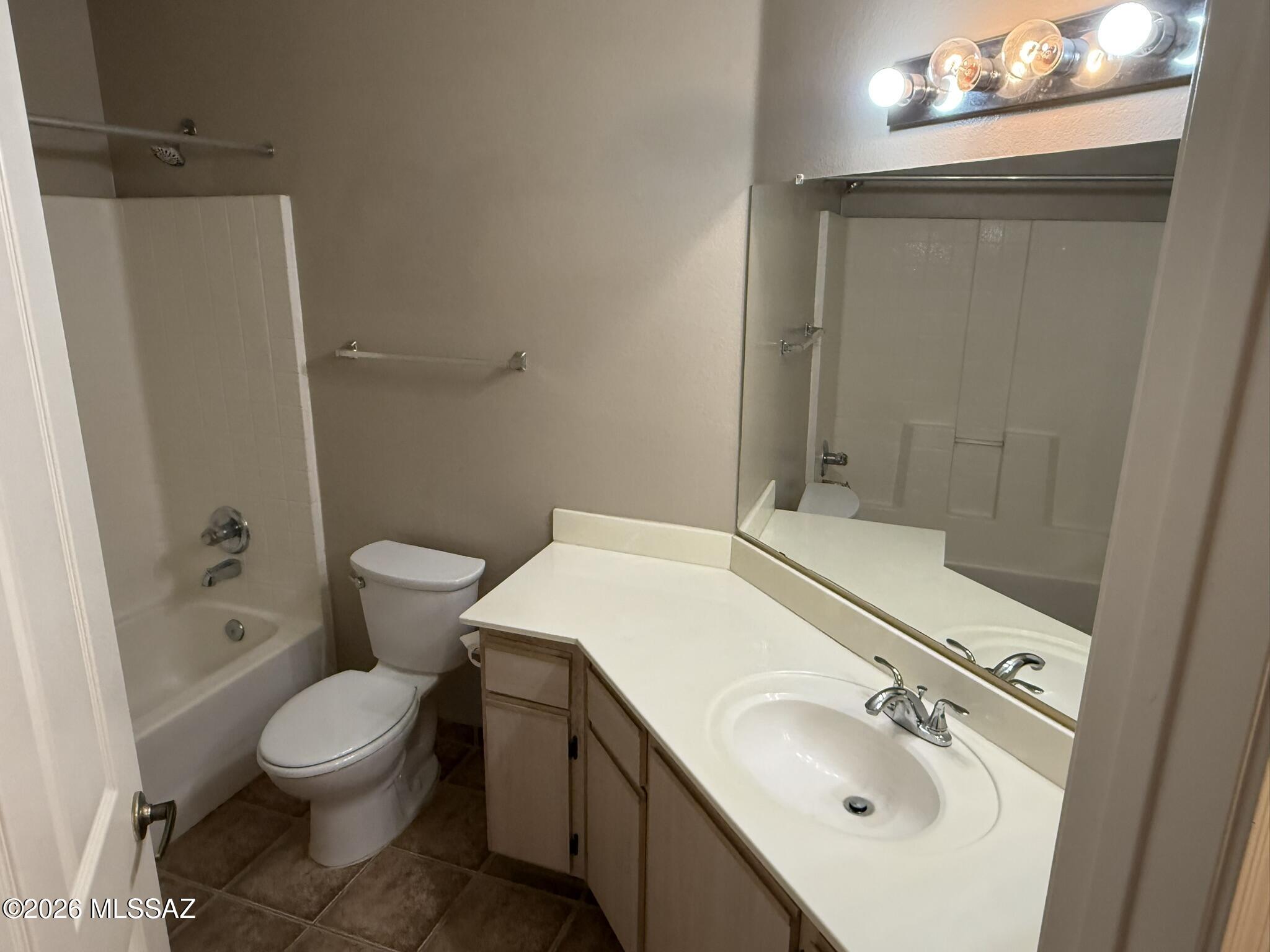 5751 N Kolb Road Unit: 11102