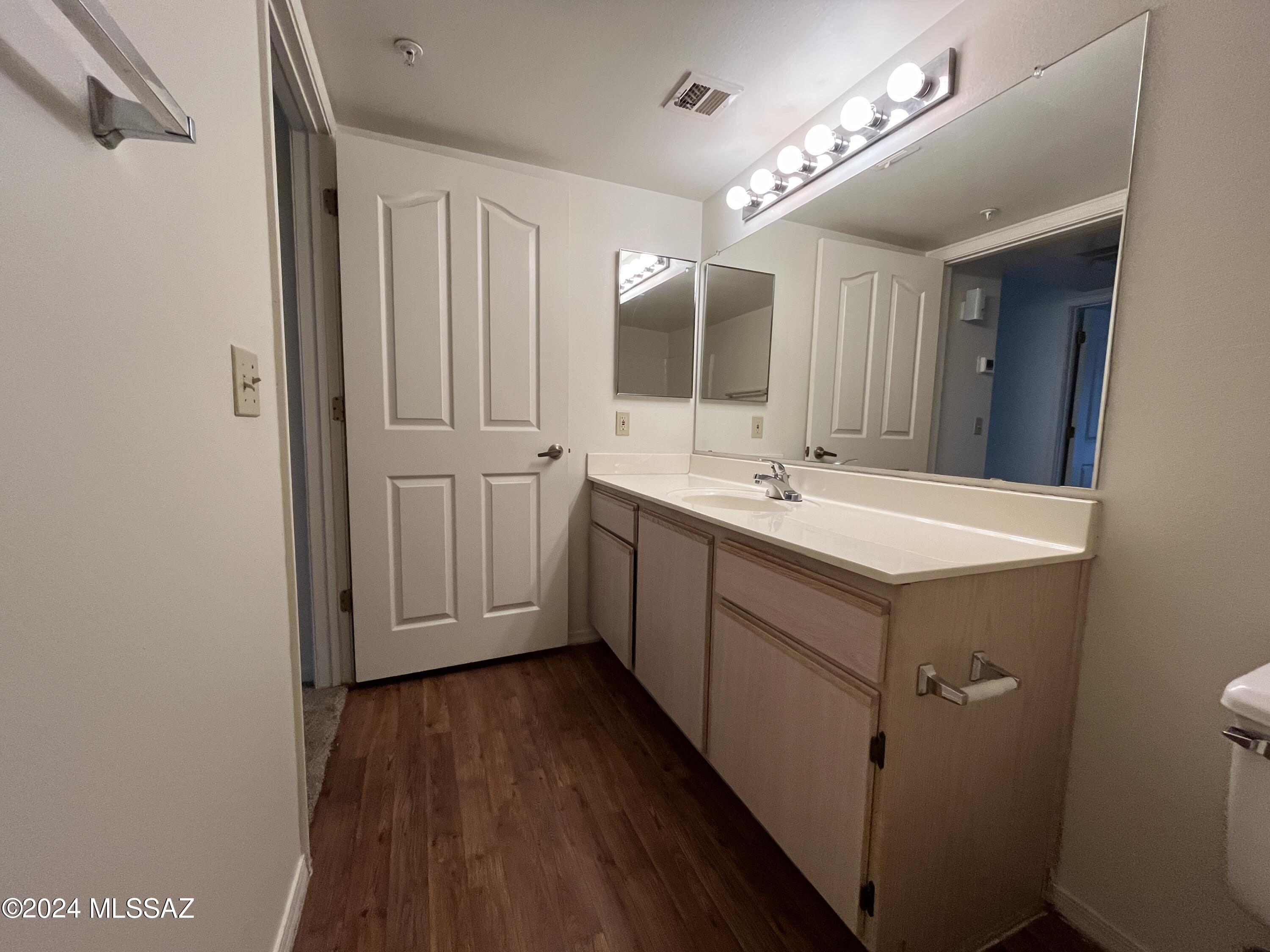 5751 N Kolb Road Unit: 5105