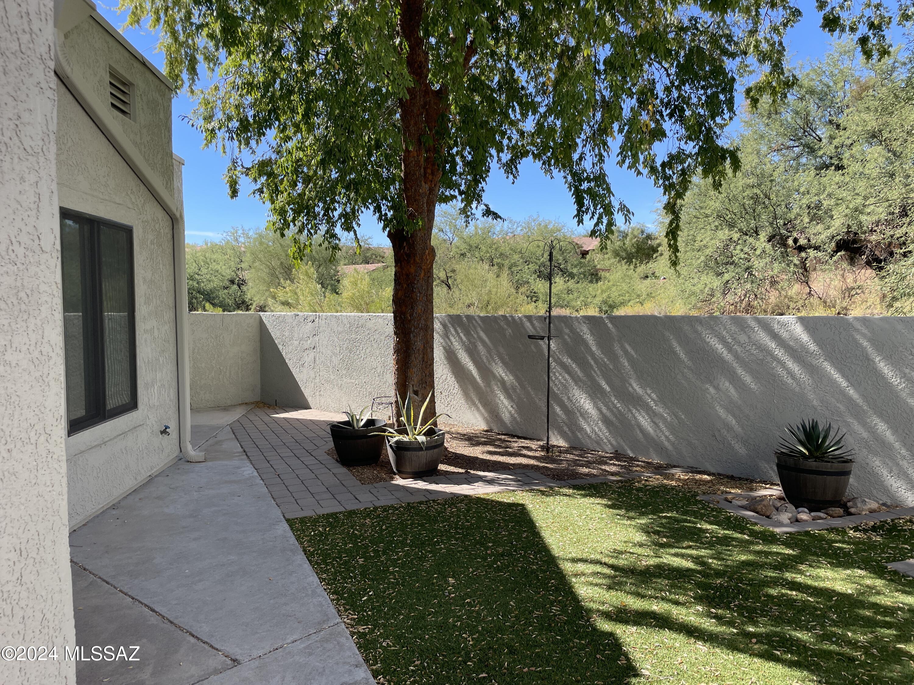 5573 N Crystal Mist Place