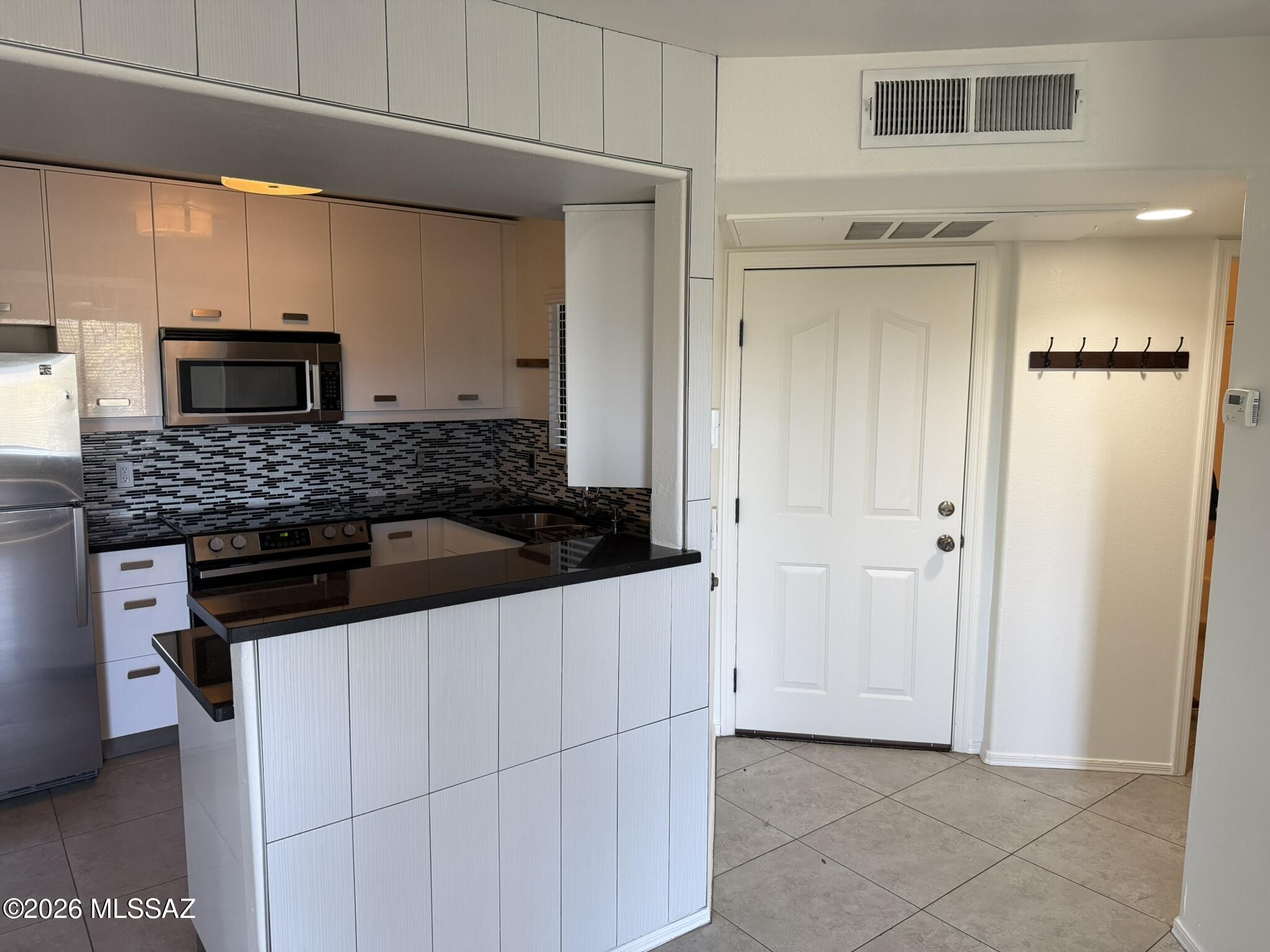 5751 N Kolb Road 34103