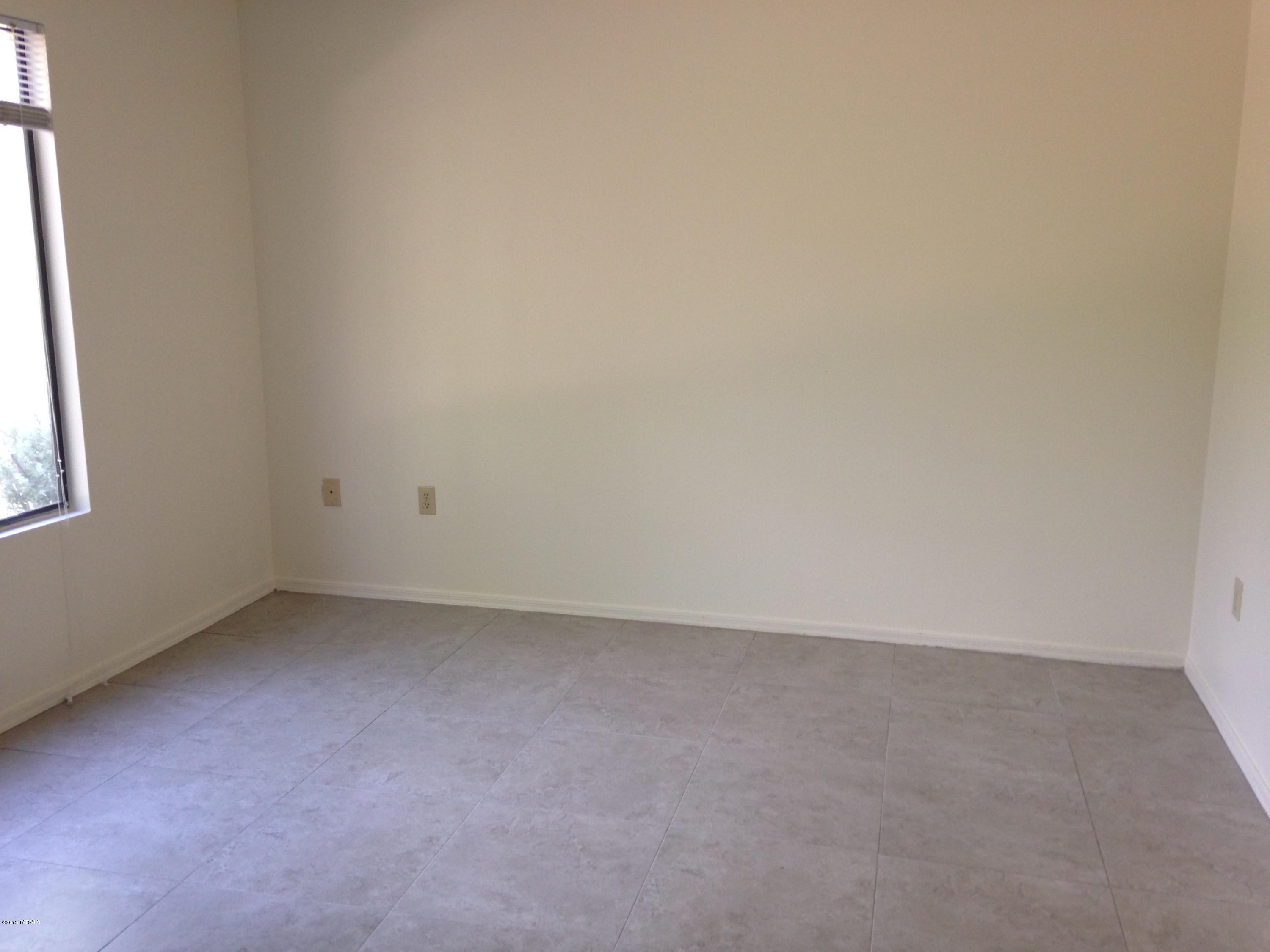 5751 N Kolb Road 34103