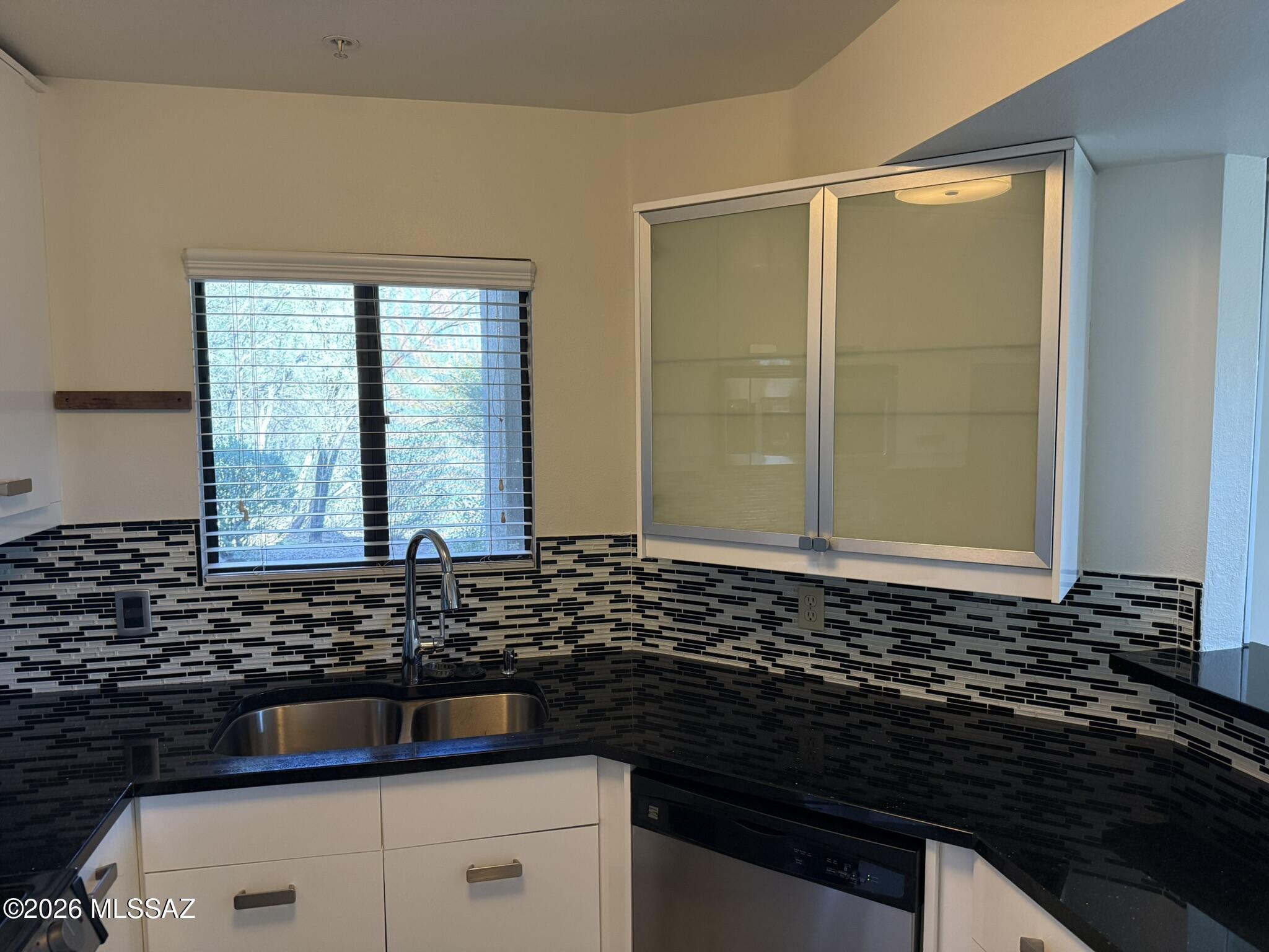 5751 N Kolb Road 34103