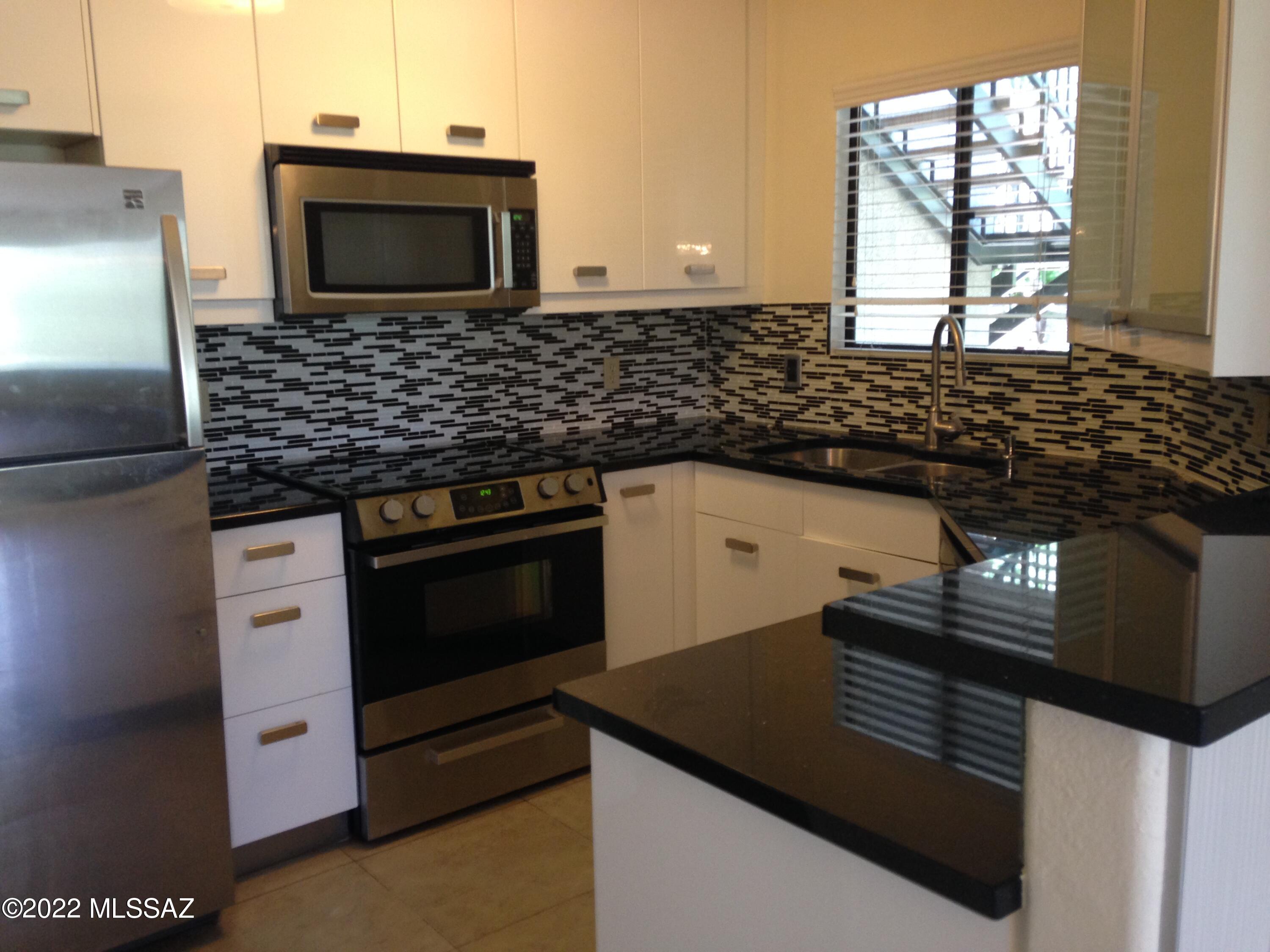 5751 N Kolb Road 34103