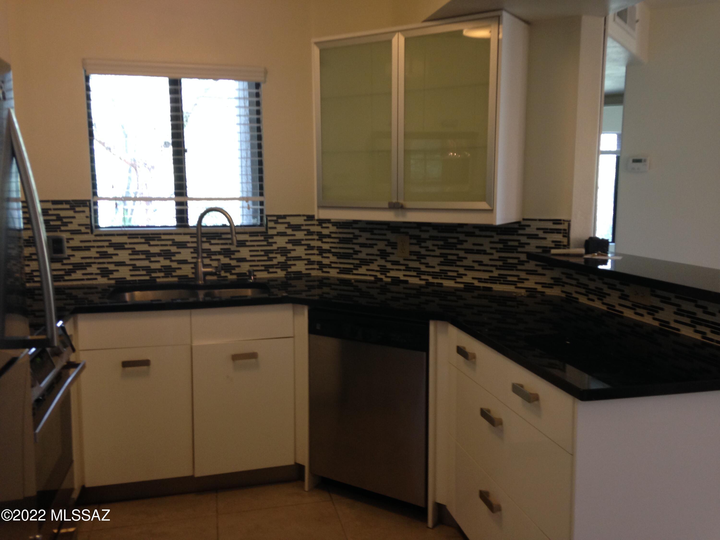 5751 N Kolb Road 34103