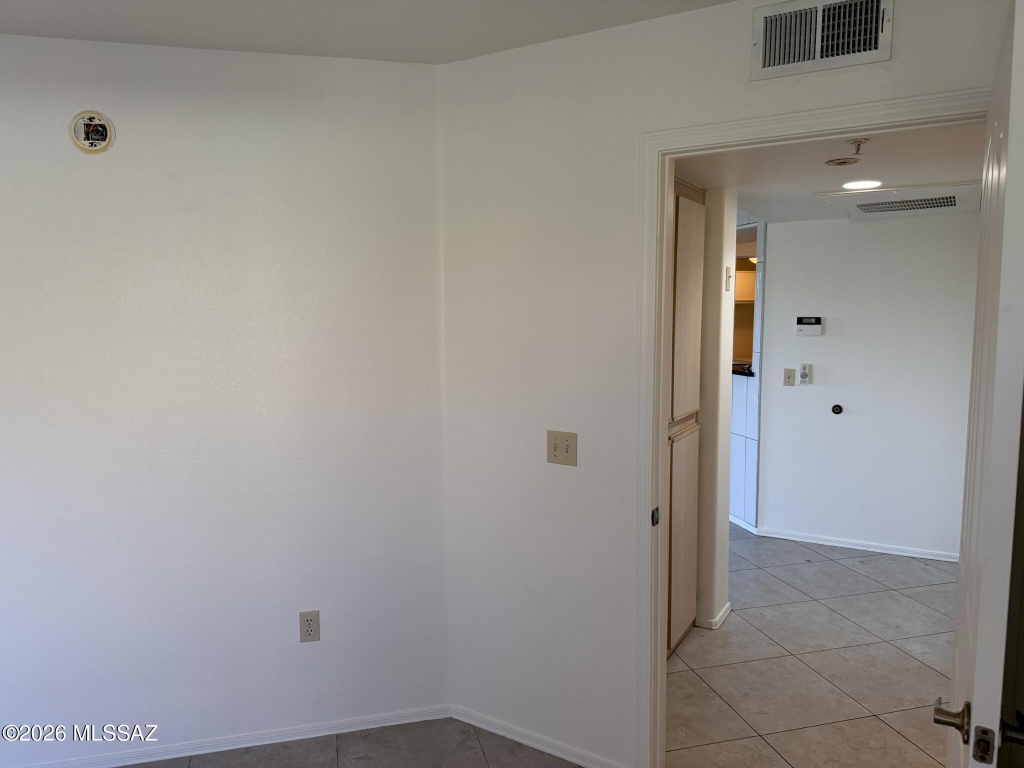 5751 N Kolb Road 34103