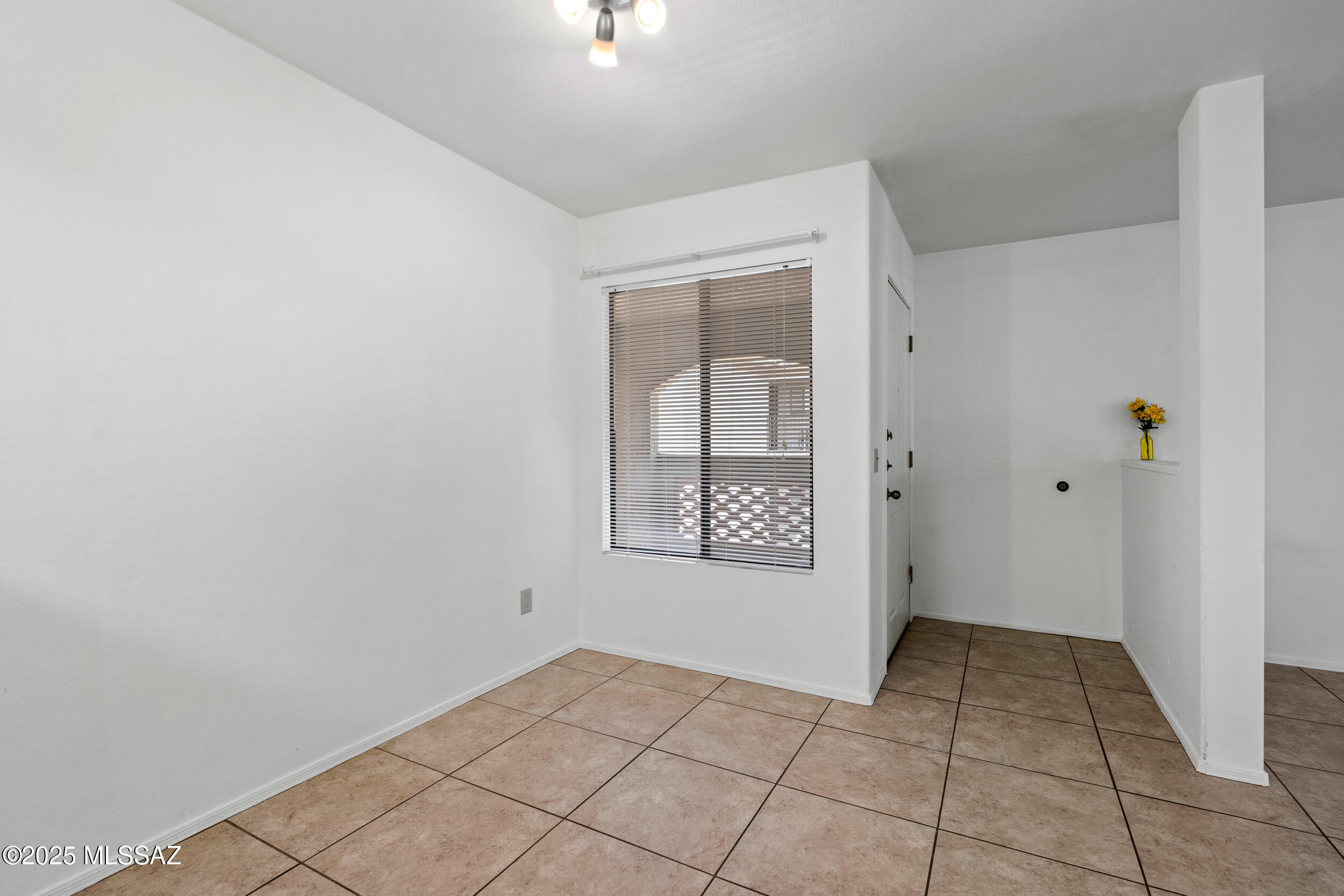 5751 N Kolb Road 5204