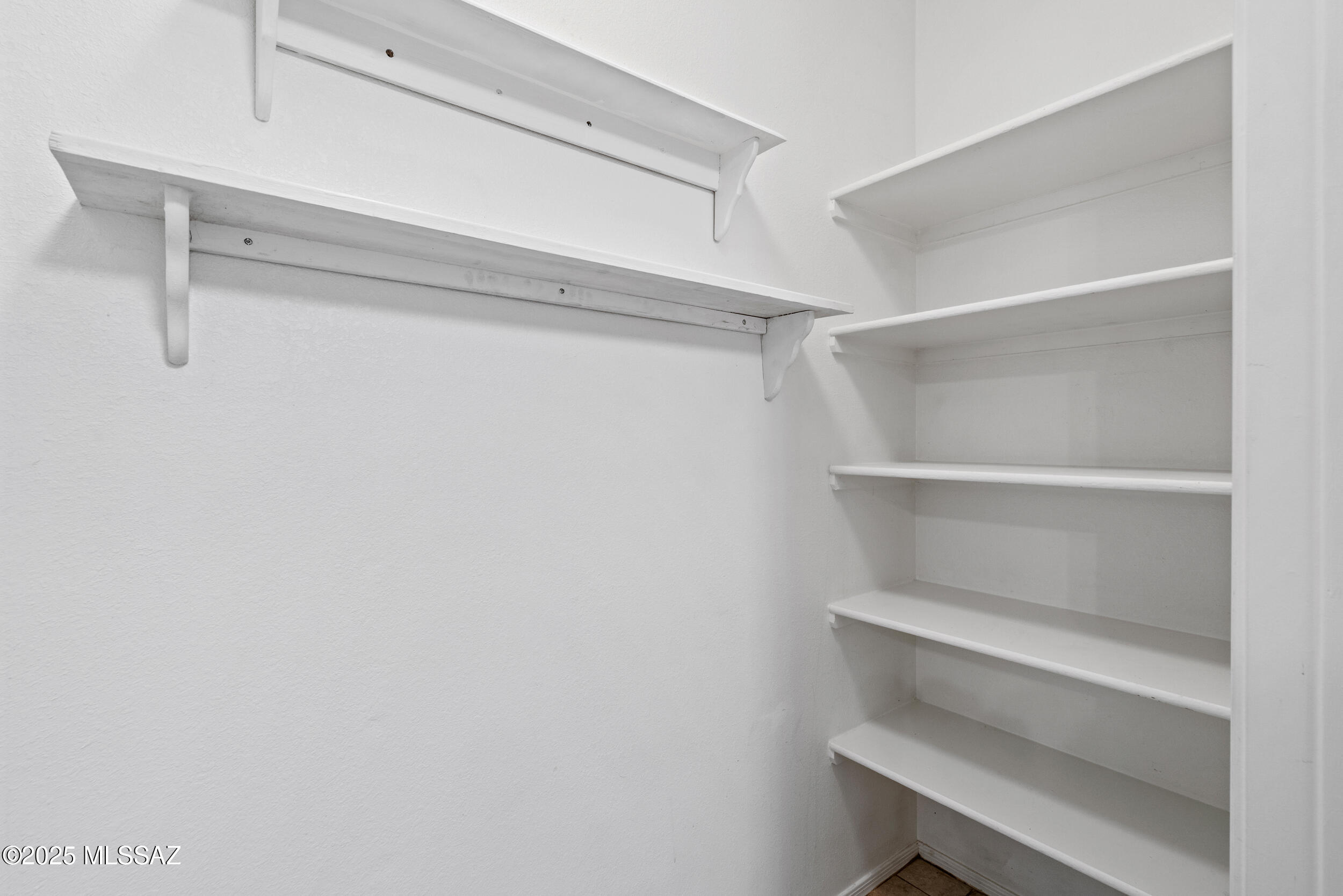 5751 N Kolb Road 5204