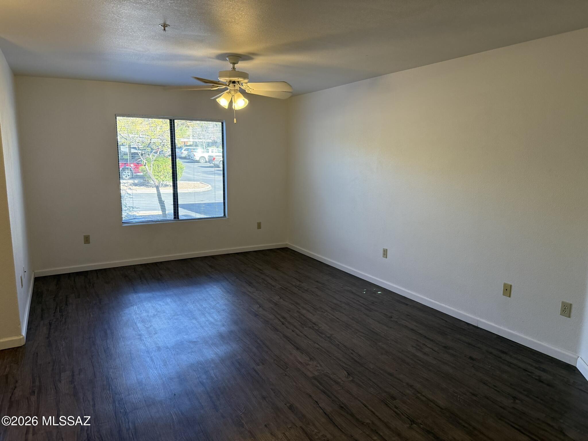 5751 N Kolb Road 22104