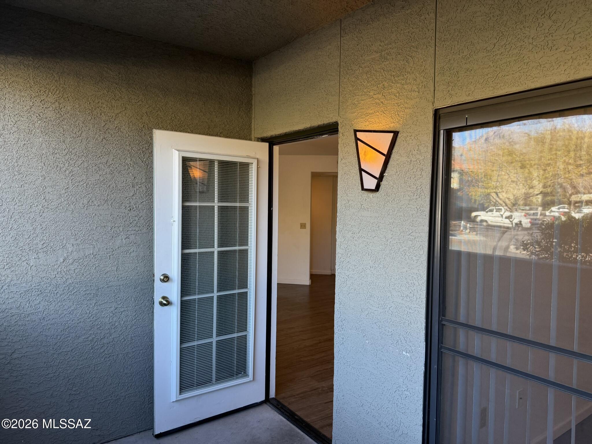 5751 N Kolb Road 22104