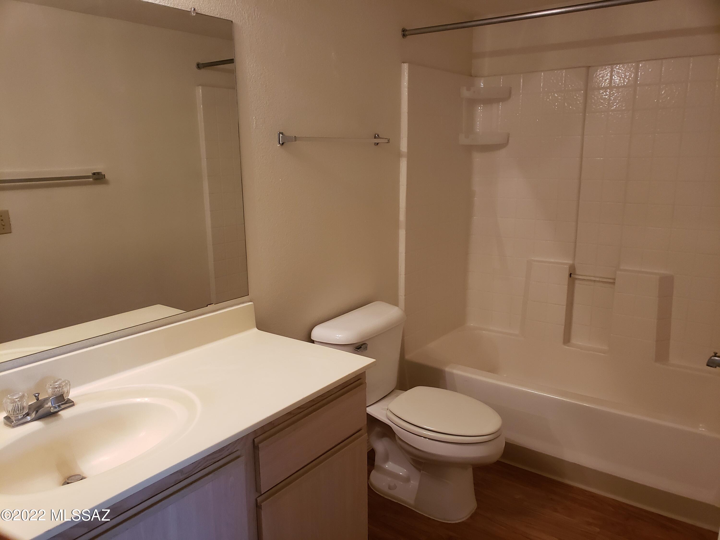 5751 N Kolb Road 22104