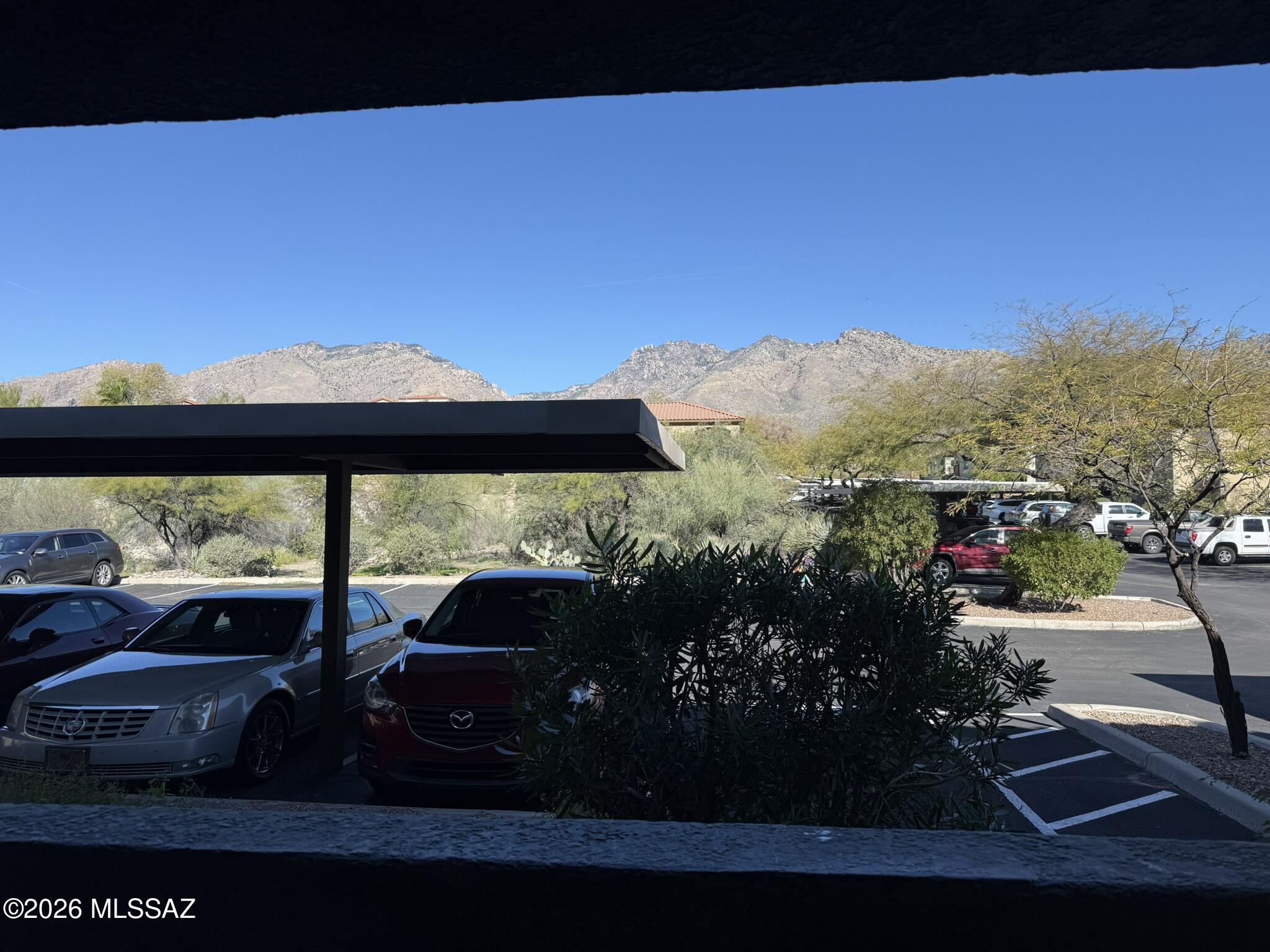 5751 N Kolb Road 22104