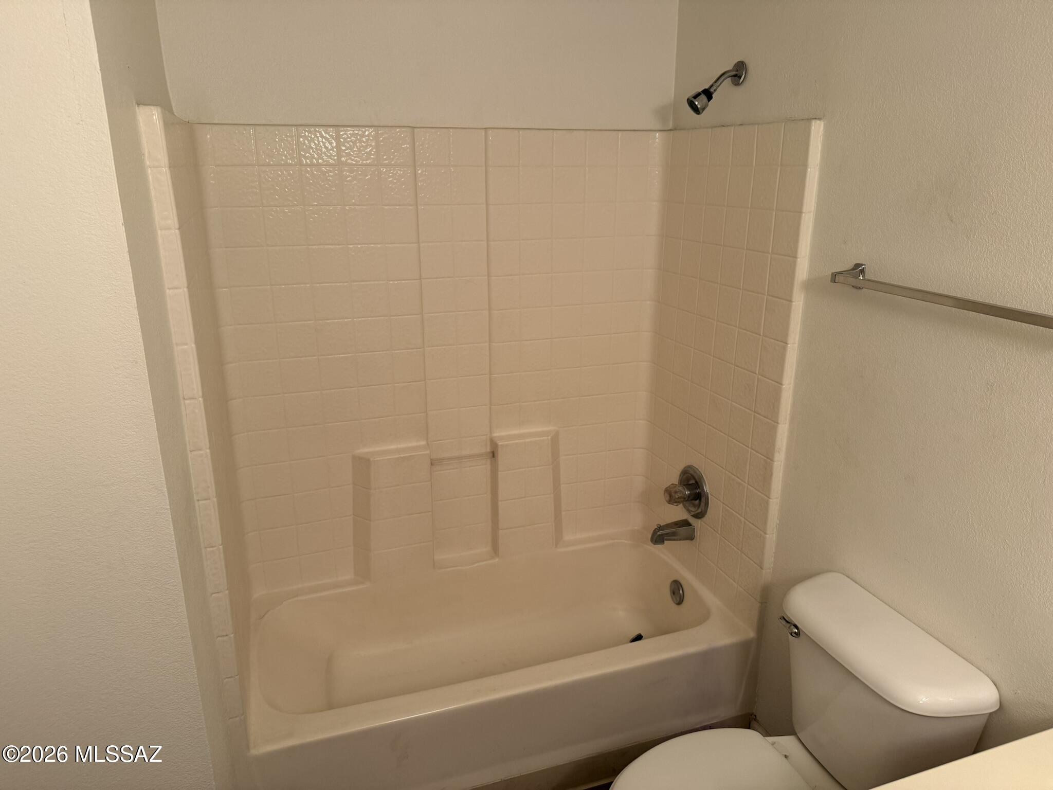 5751 N Kolb Road 22104