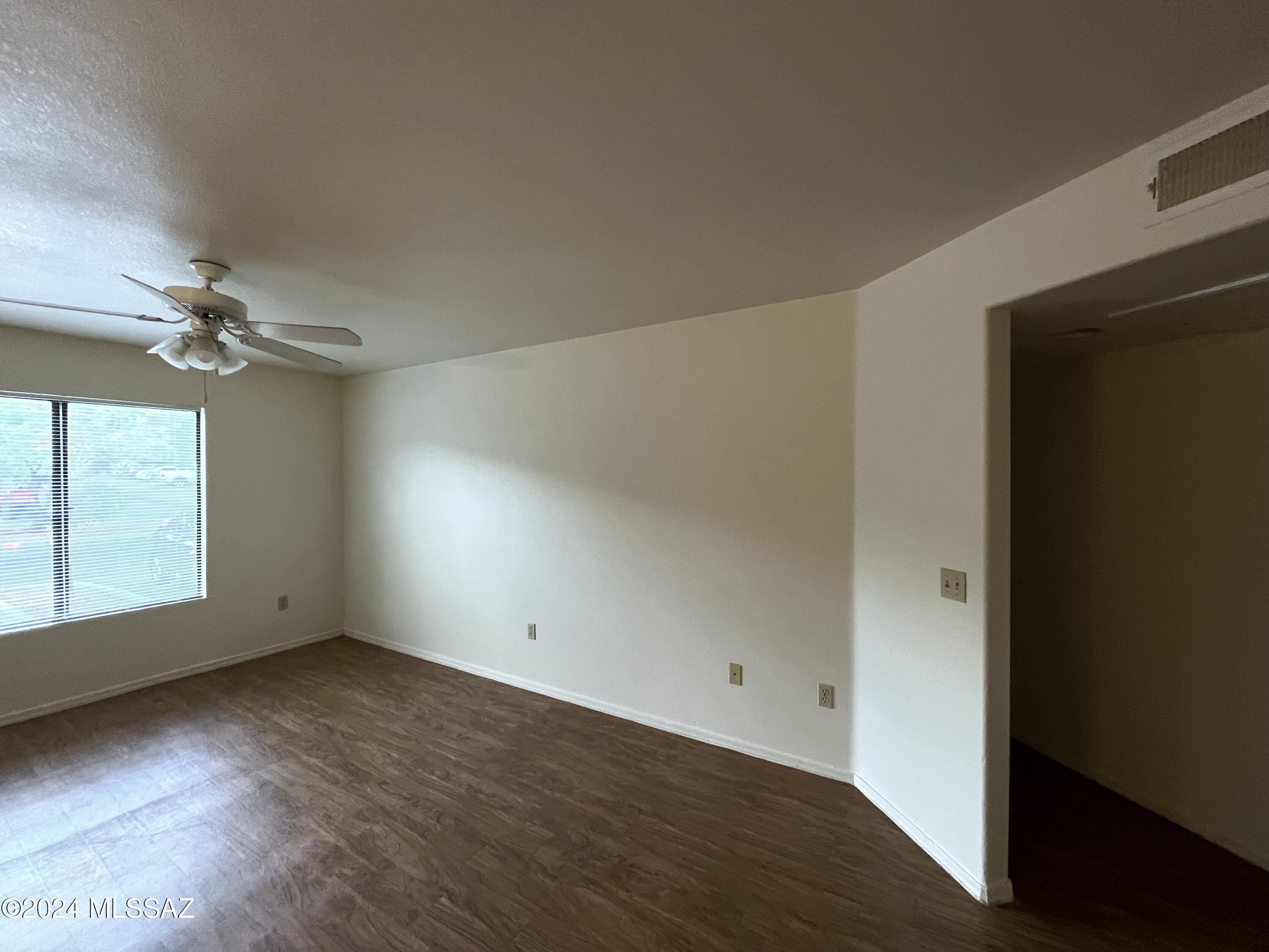 5751 N Kolb Road 22104