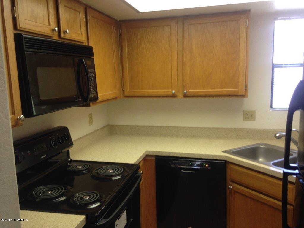 5800 N Kolb Road 6232