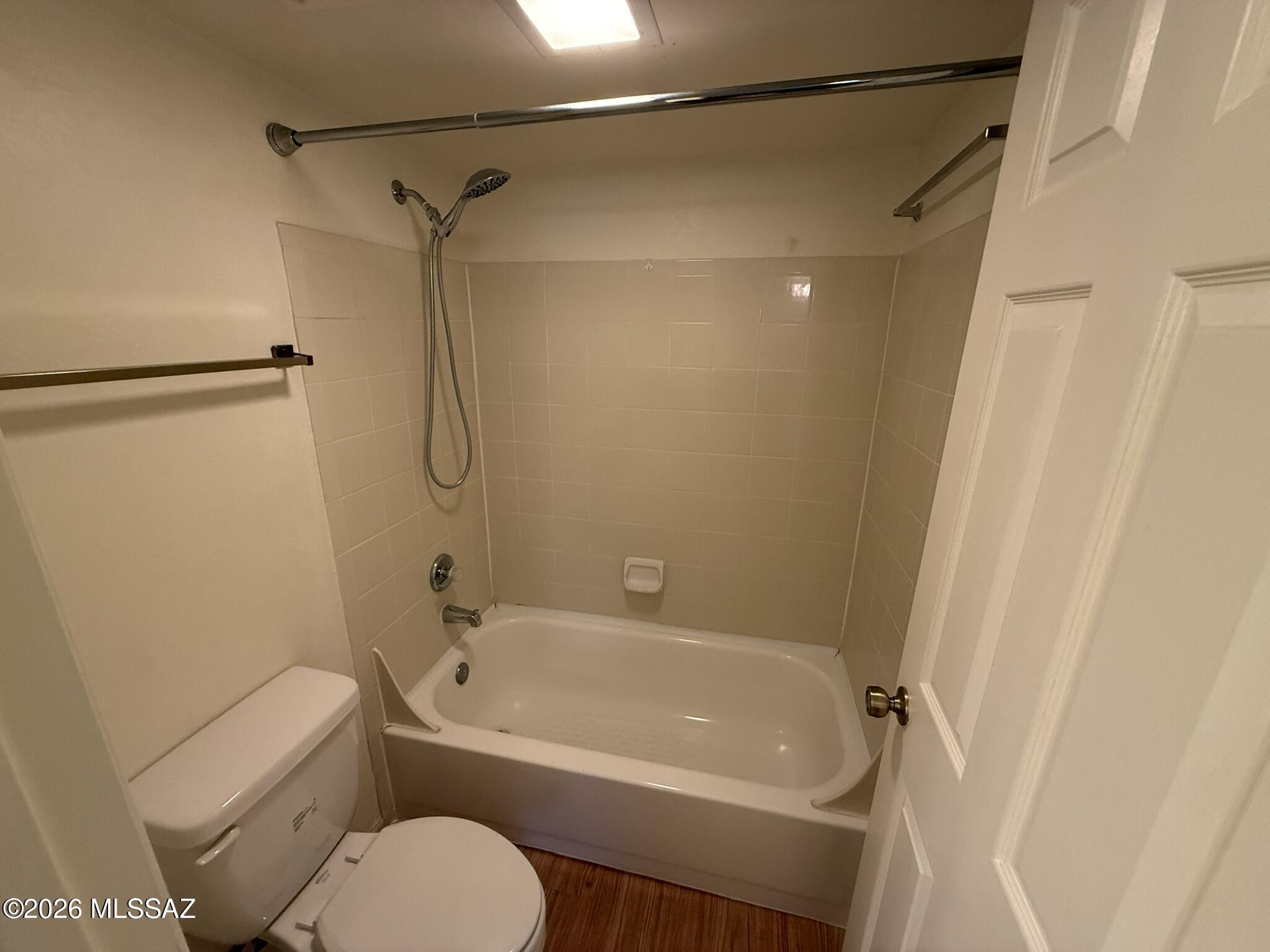 5800 N Kolb Road 6232